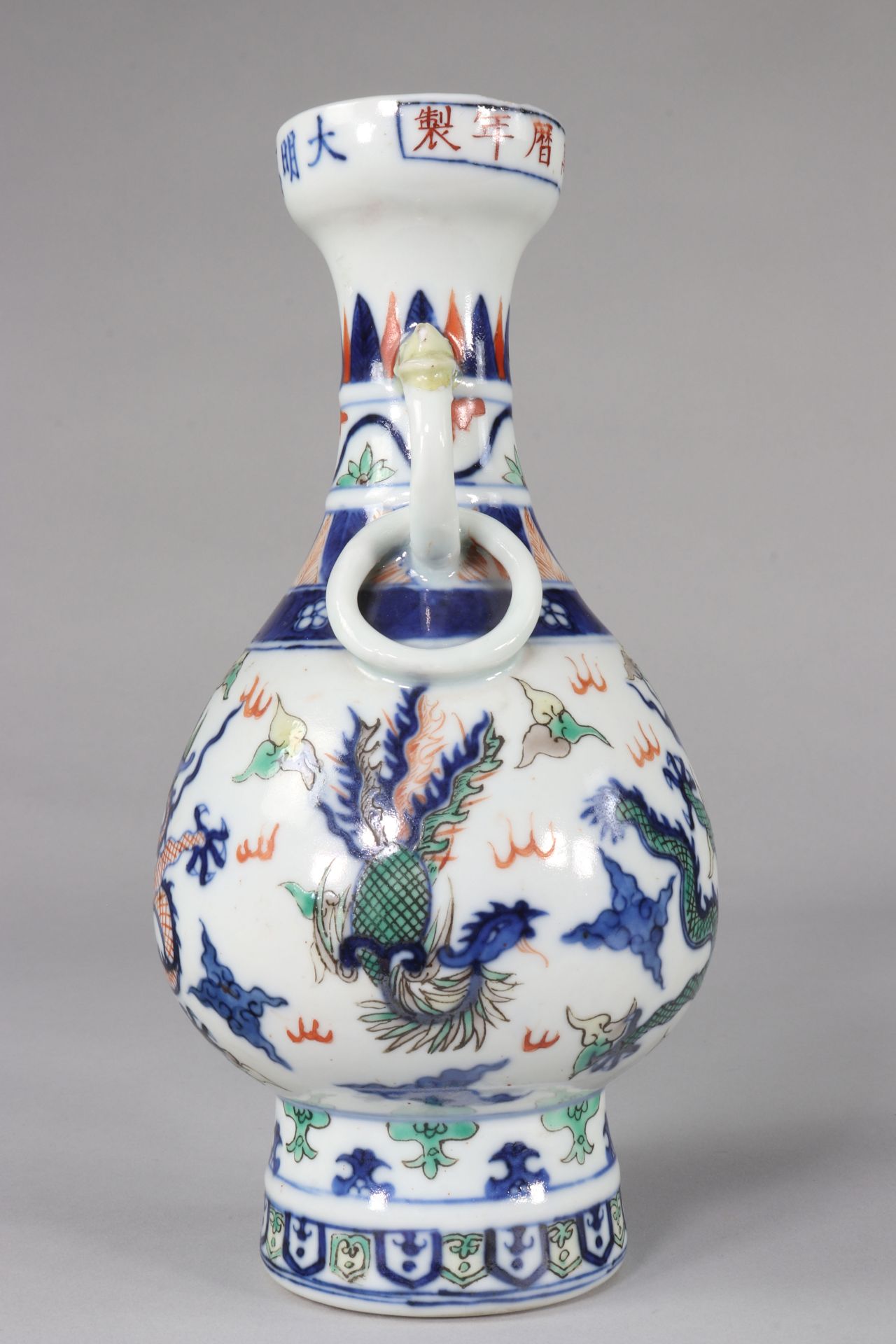 Doucai Dragon and Wanli phoenix vase - Bild 4 aus 12