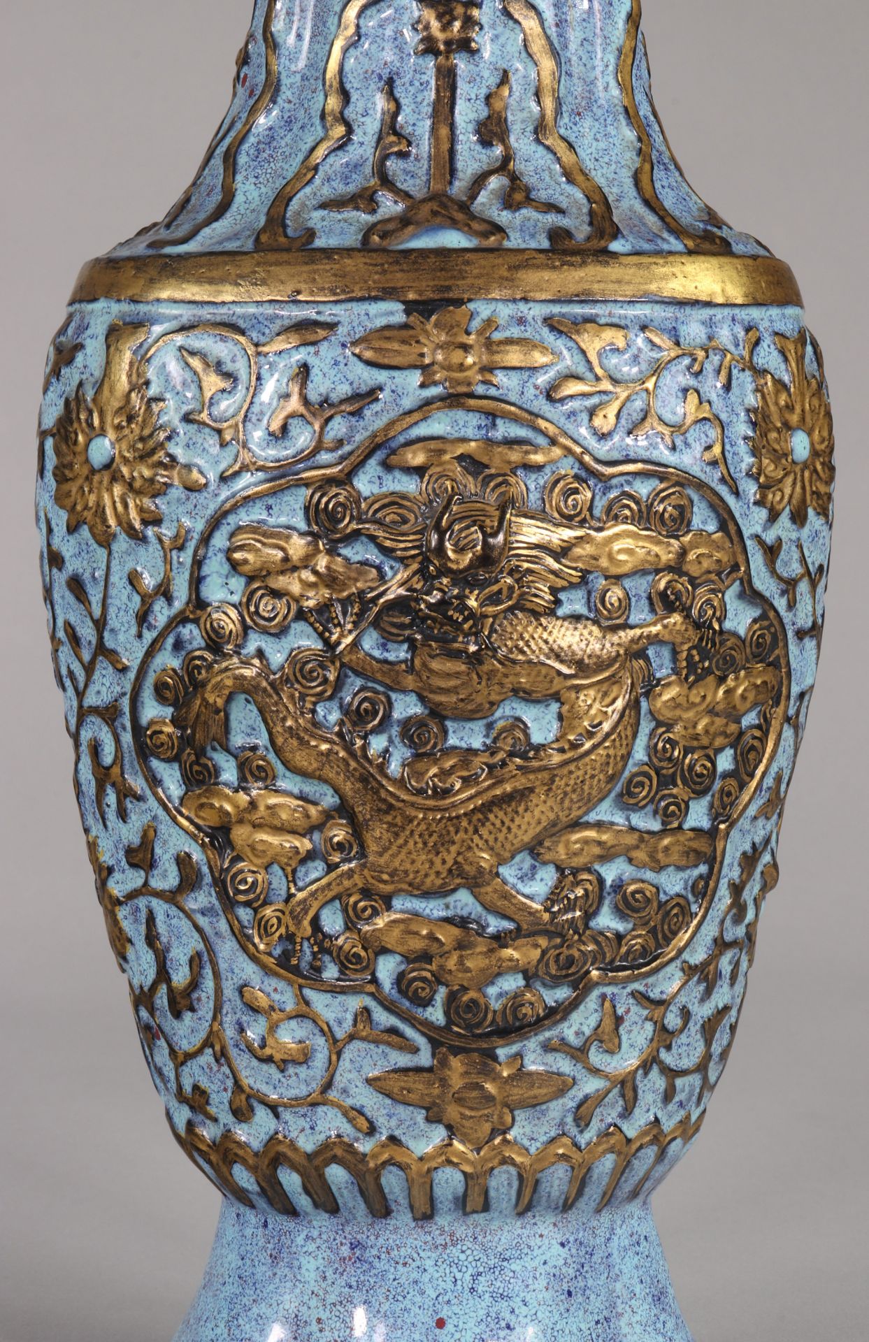 Vase decorated with dragons in porcelain relief imitating bronze Qianlong brand - Image 9 of 13