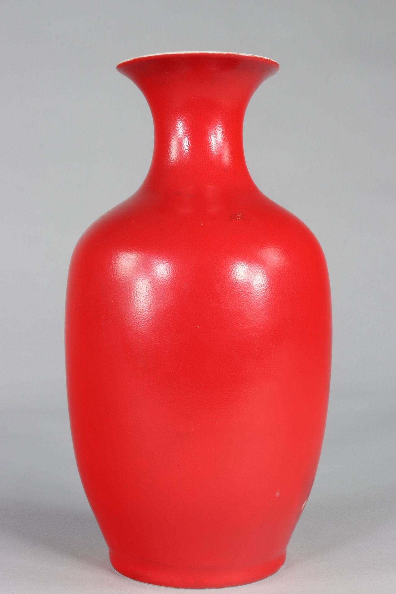 Coral red vase Qianlong brand (coooking defect) - Image 3 of 6