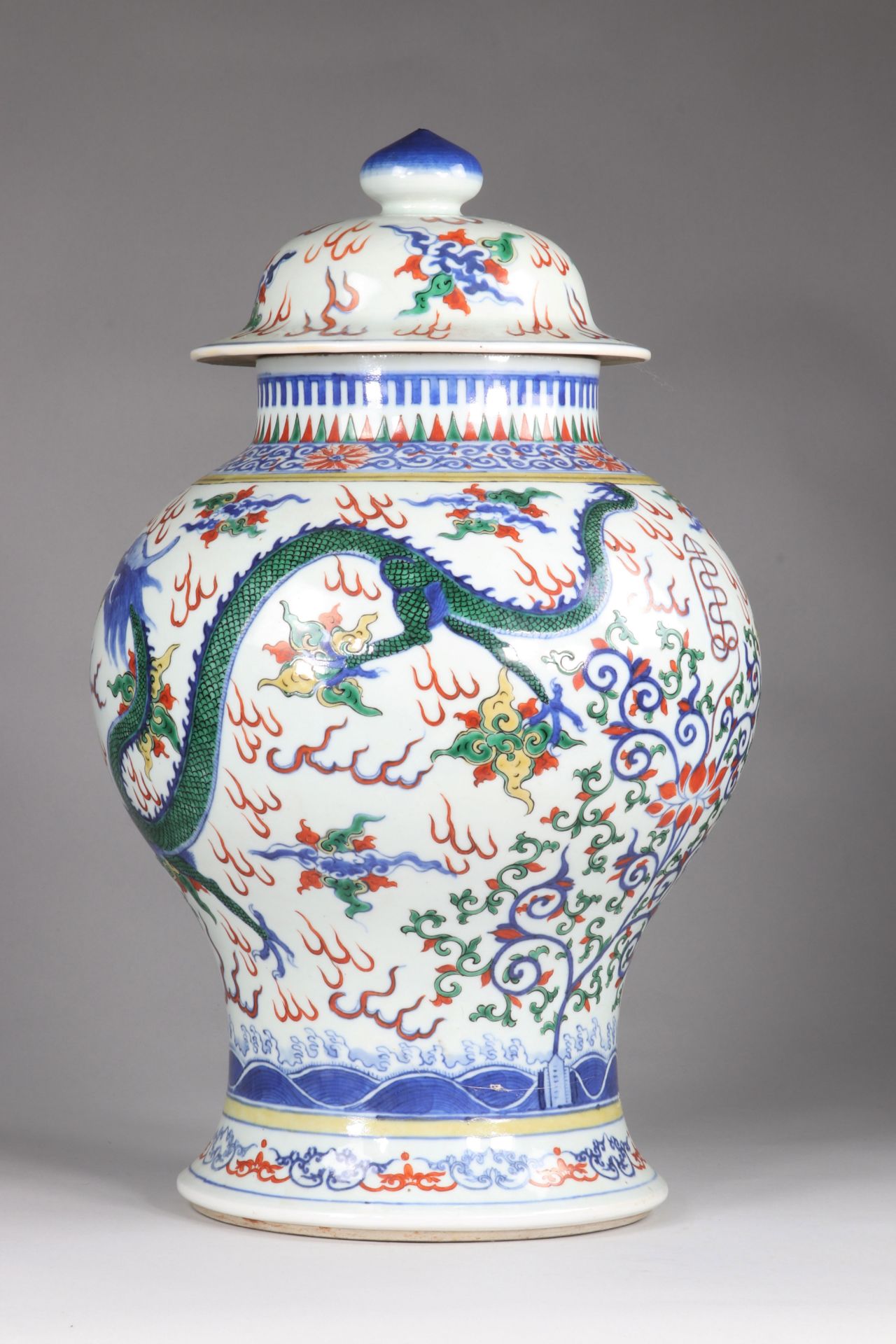 China baluster vase, with its lid, Doucai decor decorated with 2 dragons and the tree with lotus flo - Image 4 of 10