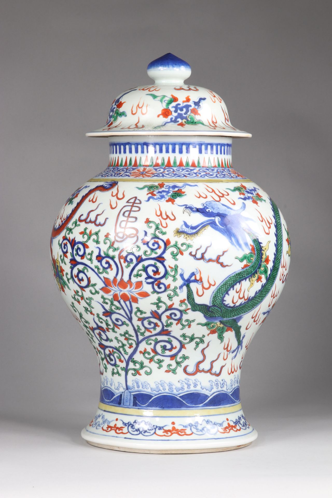 China baluster vase, with its lid, Doucai decor decorated with 2 dragons and the tree with lotus flo - Image 6 of 10