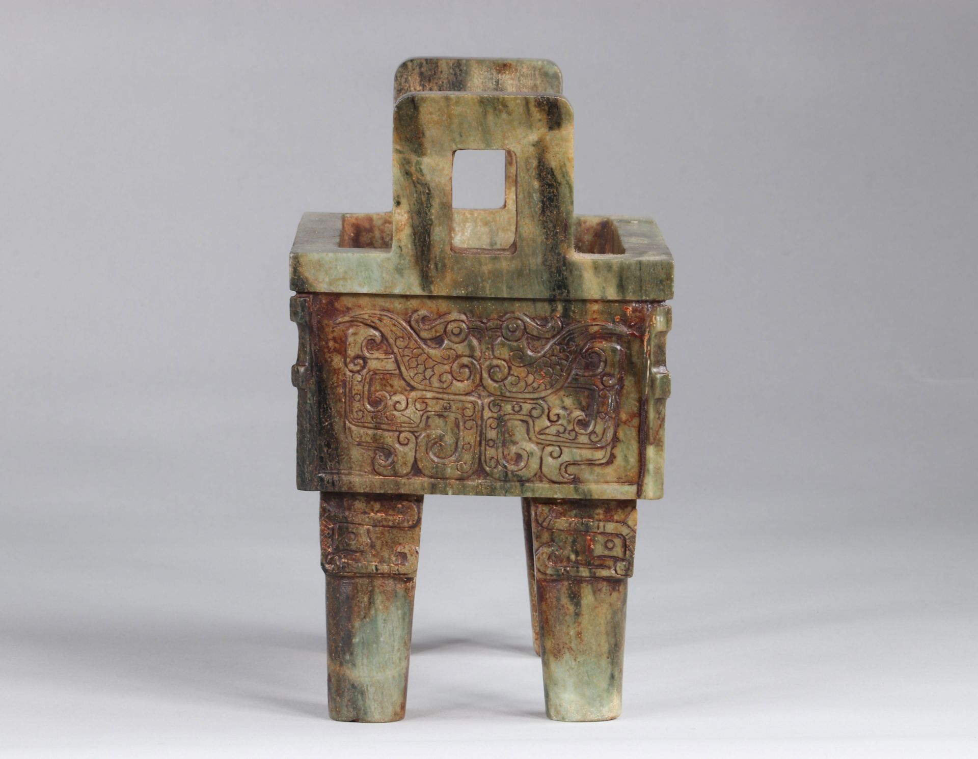 China archaic ritual vessel, called: -Fang Deng- made of jade burns perfume - Image 2 of 7