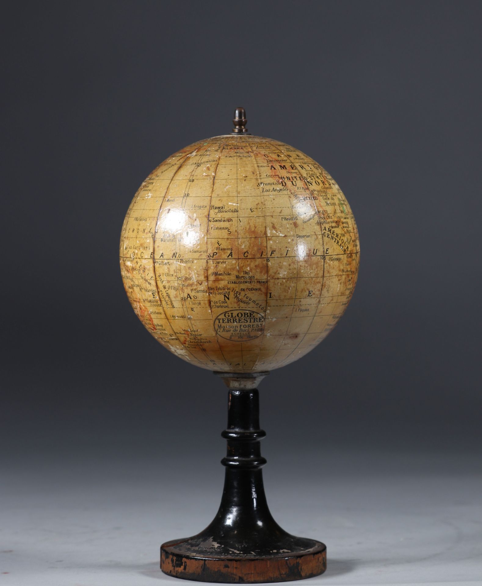 Terrestrial globe of the Maison Forest in Paris, Napoleon III period