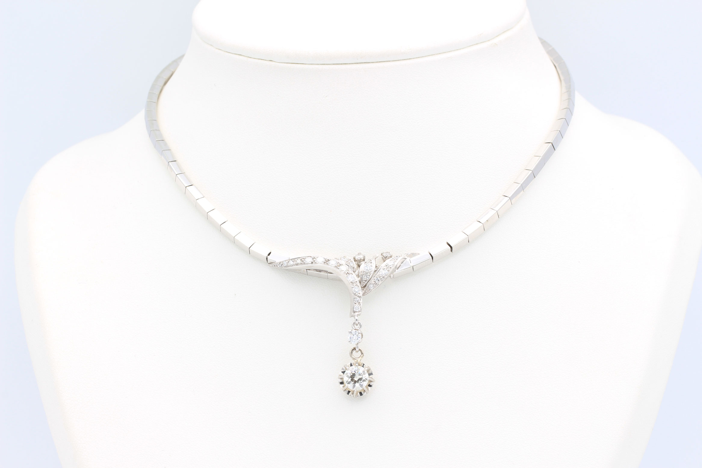Art Deco necklace in 18K white gold, solitaire 1.00 carat and pave diamonds Approximately 1.72 carat