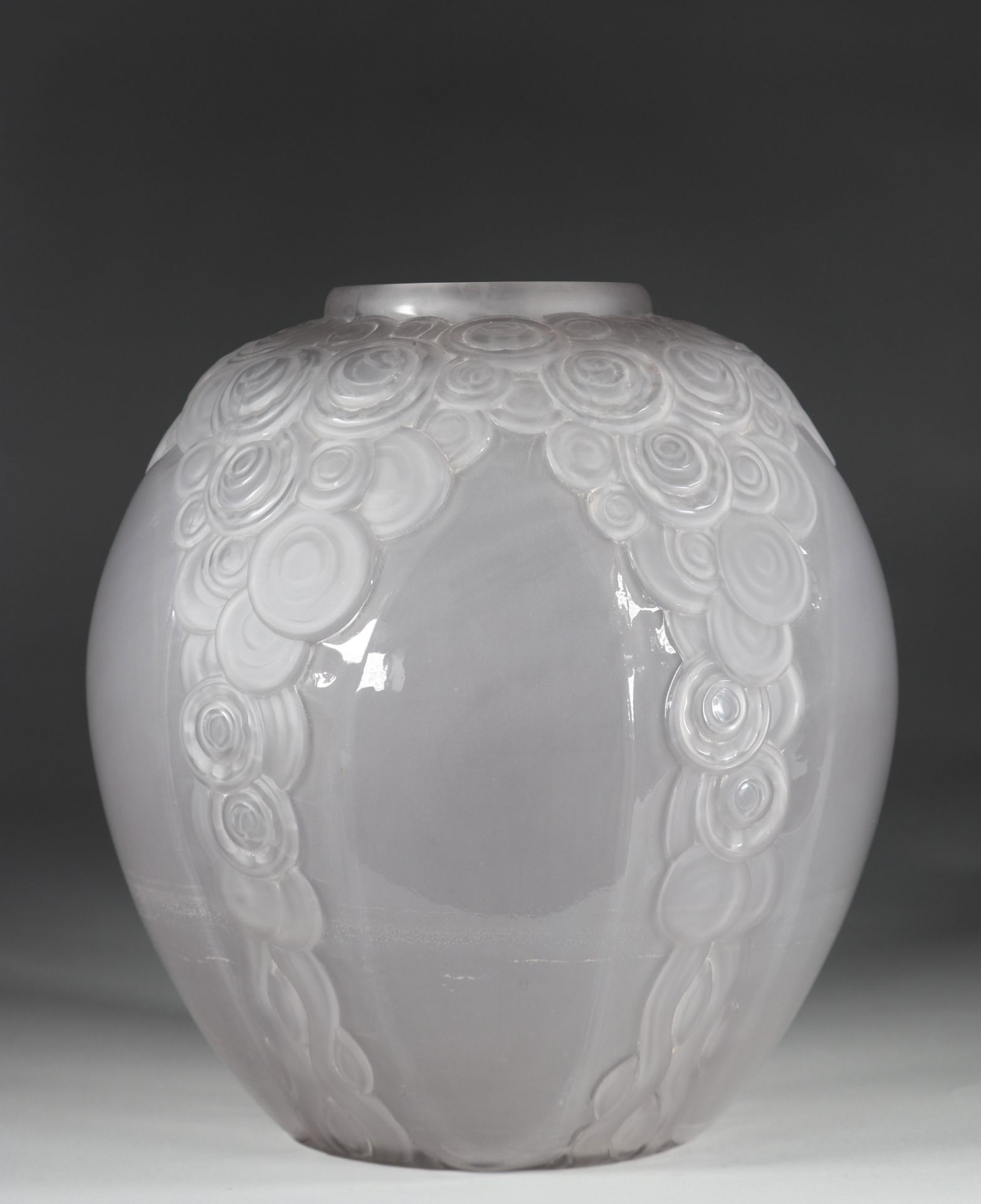 Andre HUNEBELLE imposing ovoid glass vase with a garland of falling stylized flowers - Image 2 of 6