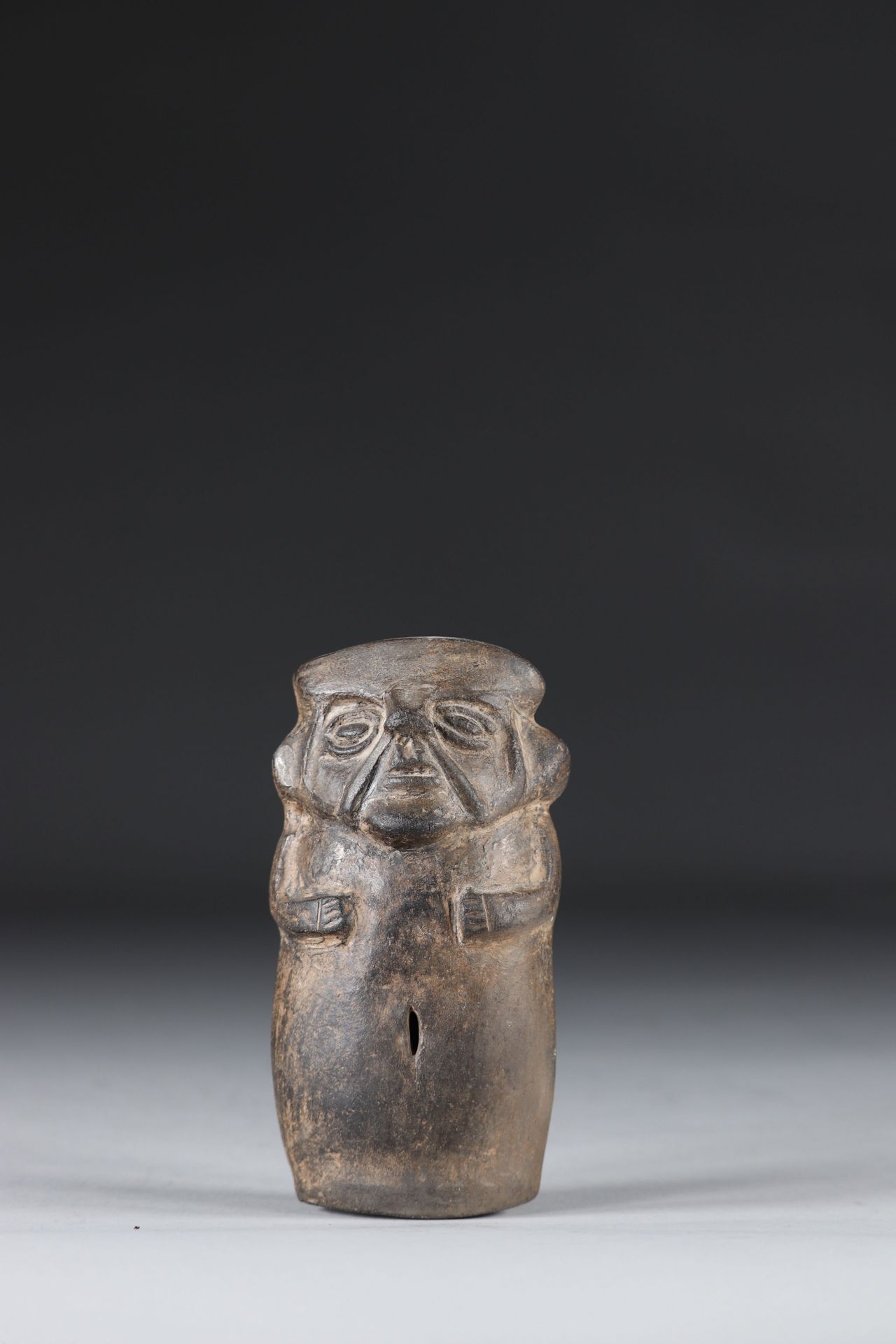 Pre-Columbian art terracotta statue