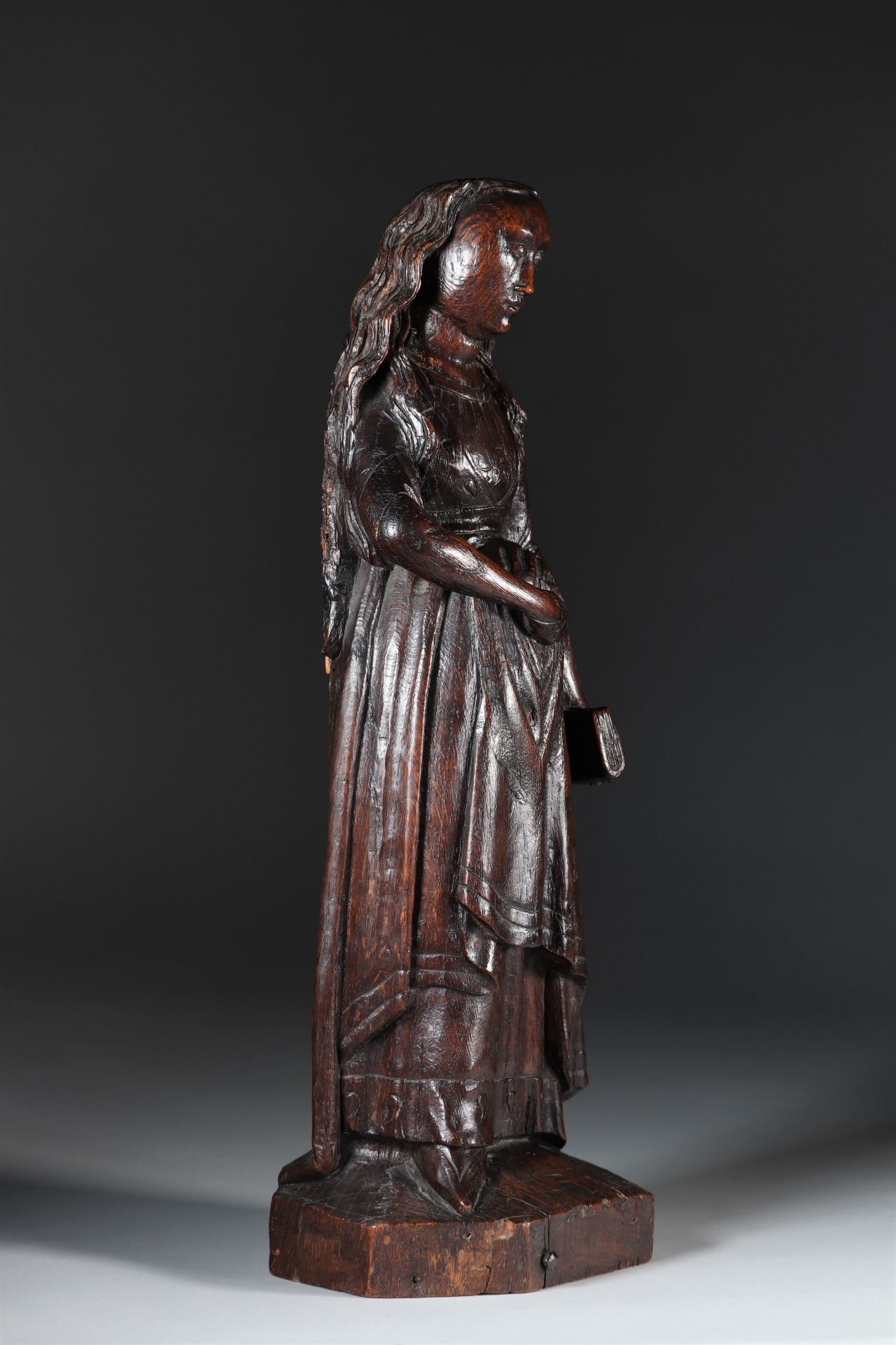 Rare pregnant virgin in carved wood probably Flanders XVI - Image 2 of 4