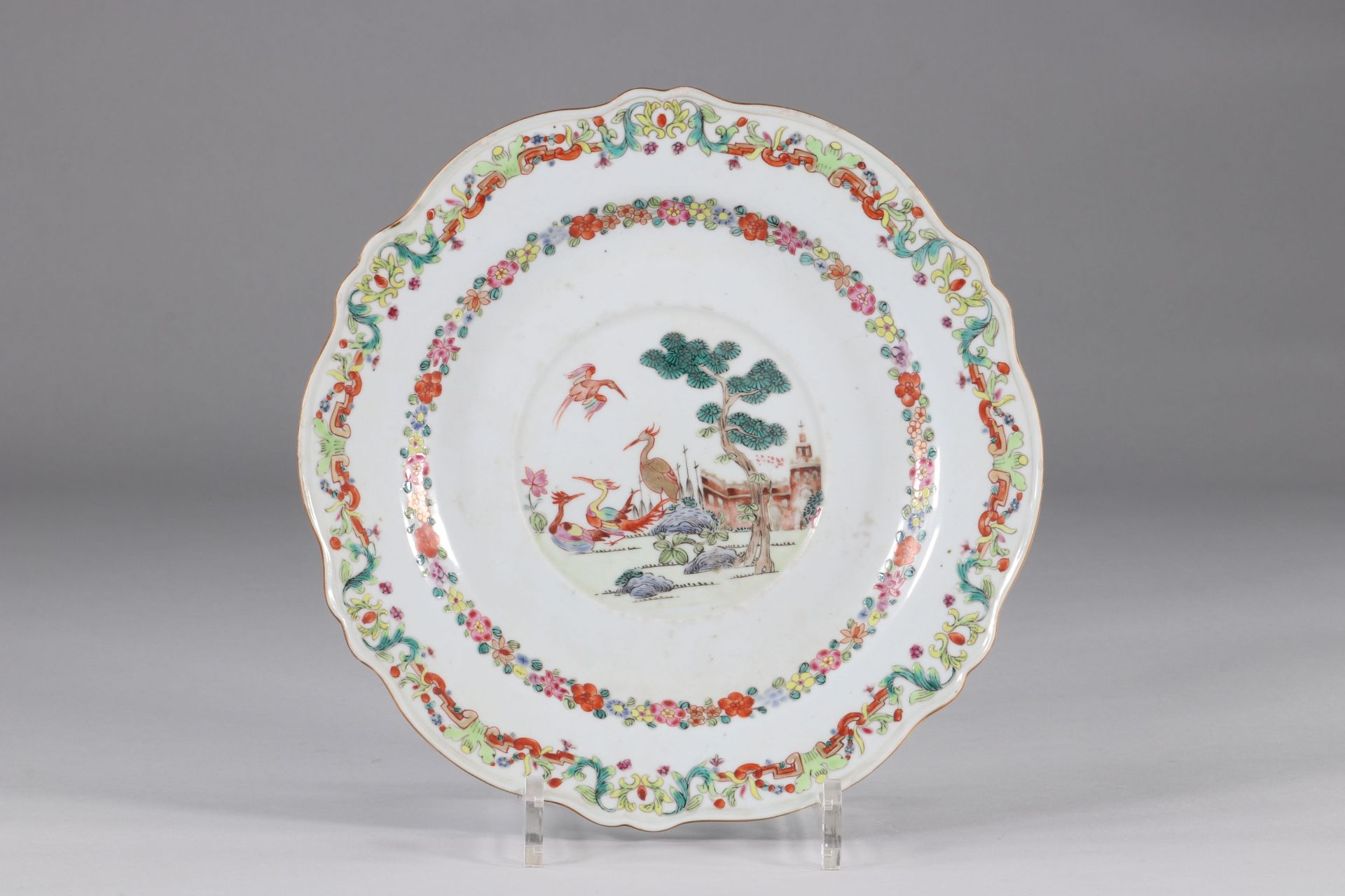 Porcelain plate from the famille rose "China to order".