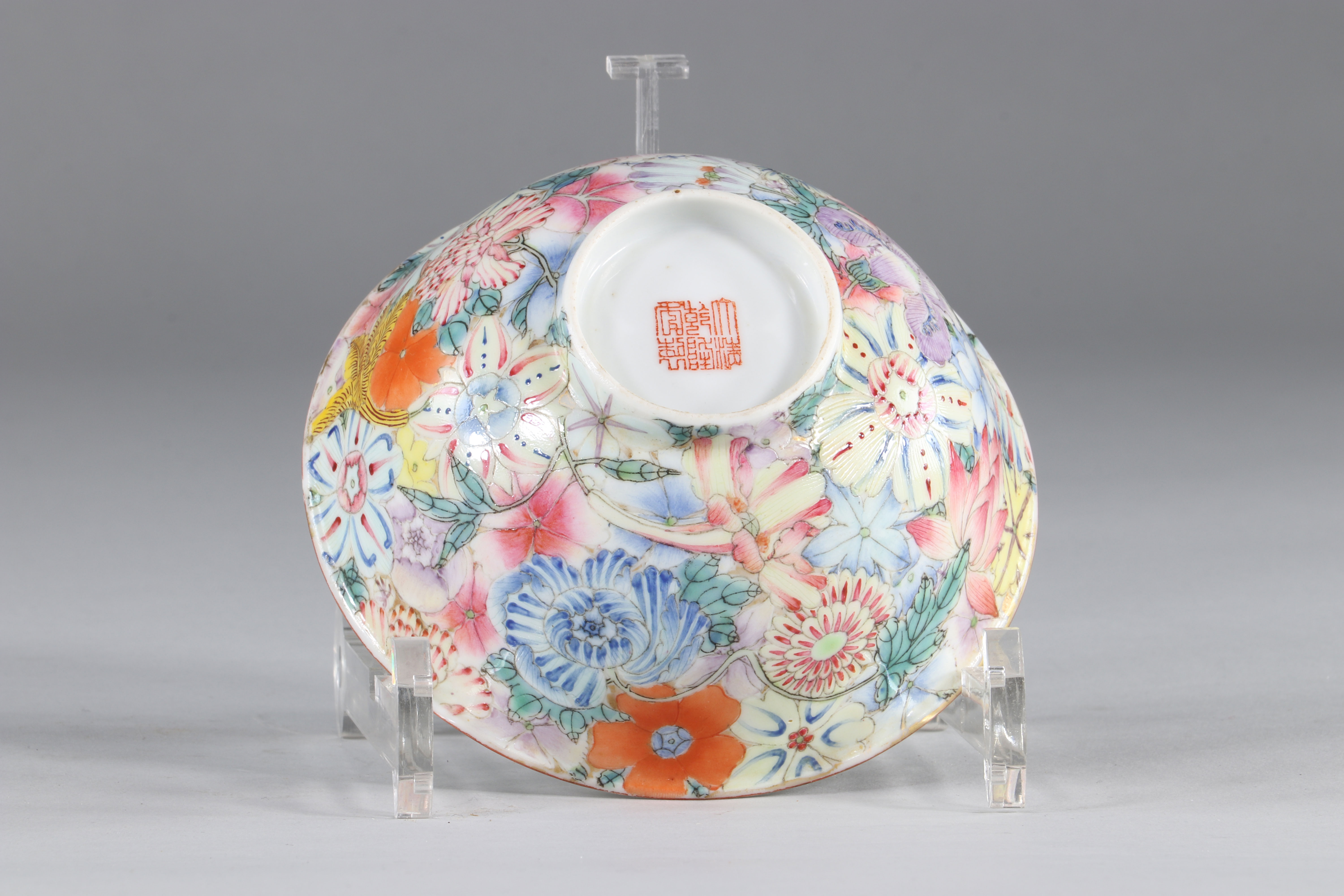 Thousand flowers porcelain bowl, Qianlong brand. Nineteenth China. - Image 4 of 6
