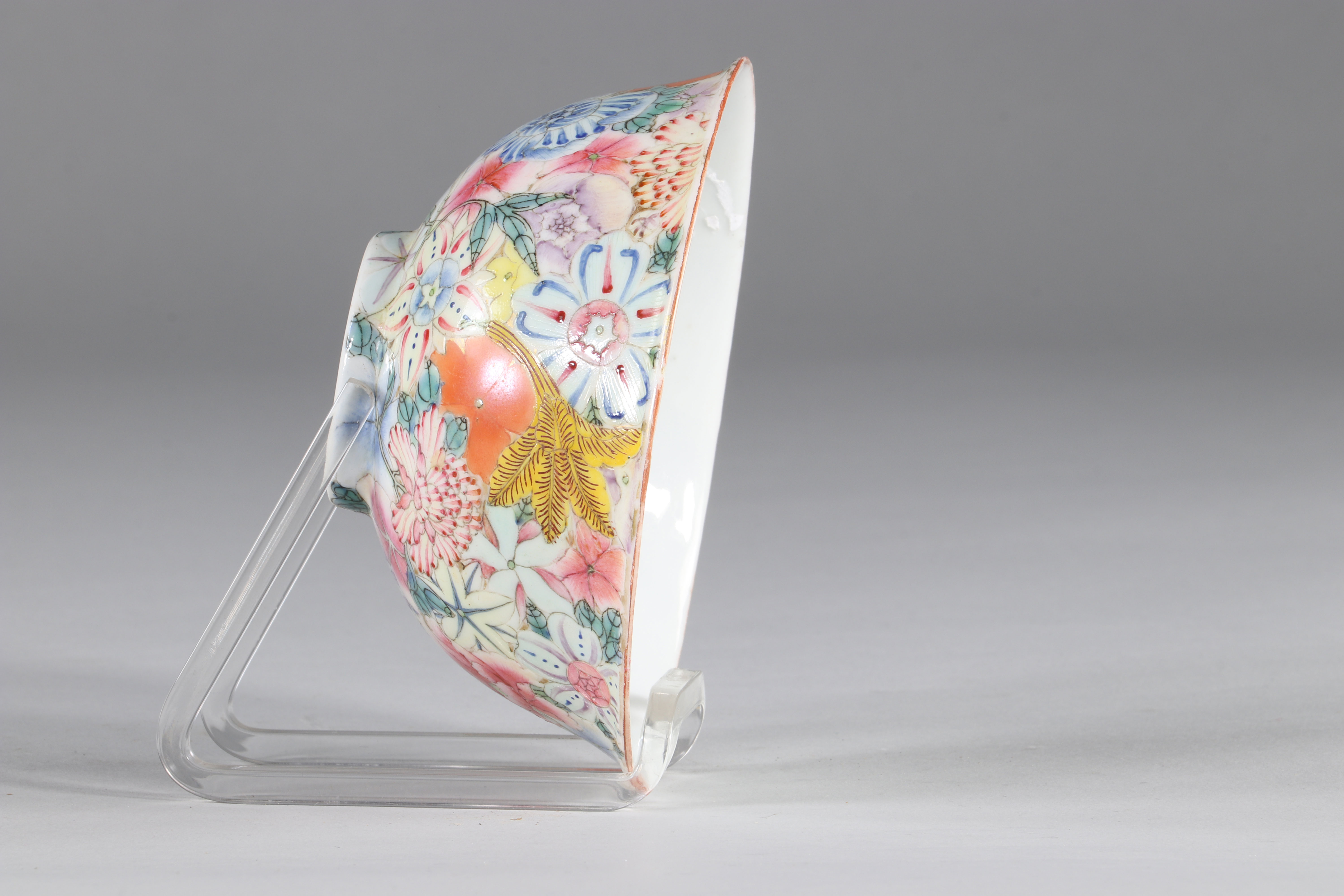 Thousand flowers porcelain bowl, Qianlong brand. Nineteenth China. - Image 6 of 6