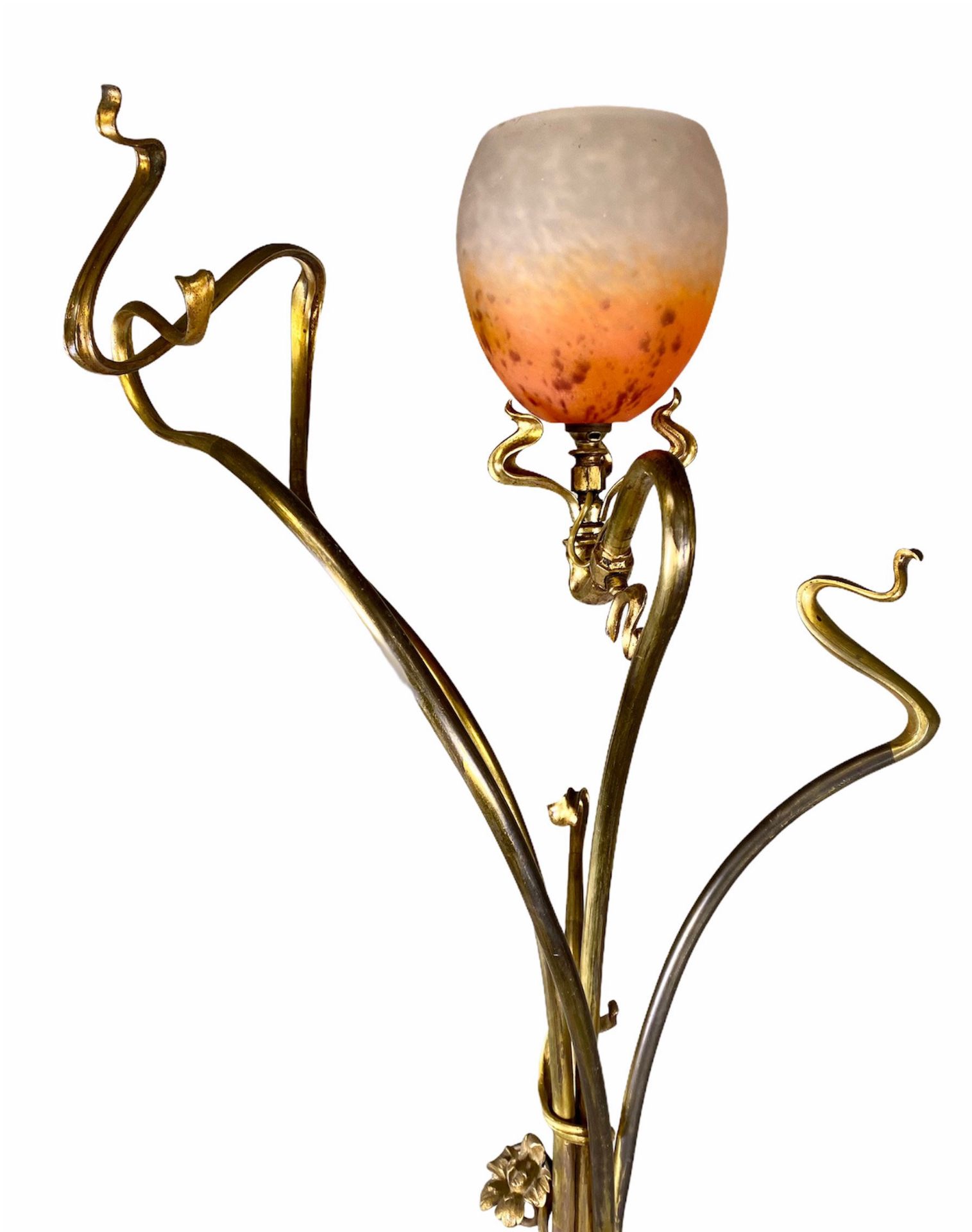 Victor Horta (attributed to) Imposing living room lamp with vegetable base in bronze. "added bobeche - Image 3 of 7