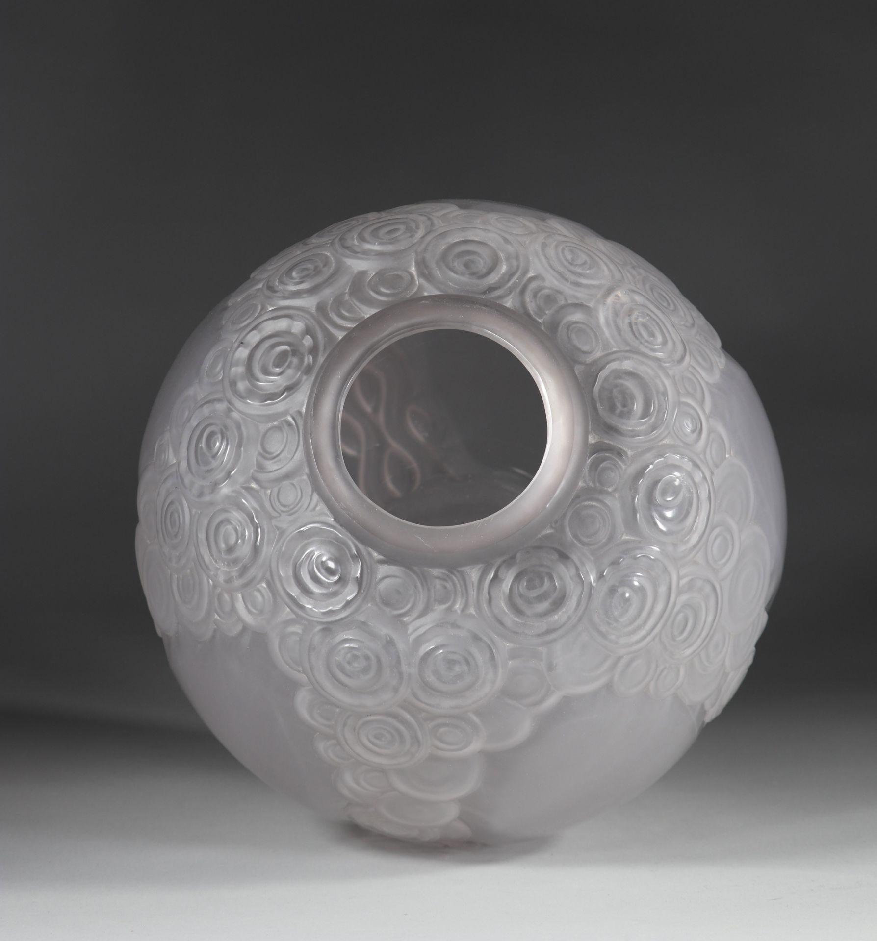Andre HUNEBELLE imposing ovoid glass vase with a garland of falling stylized flowers - Image 4 of 6