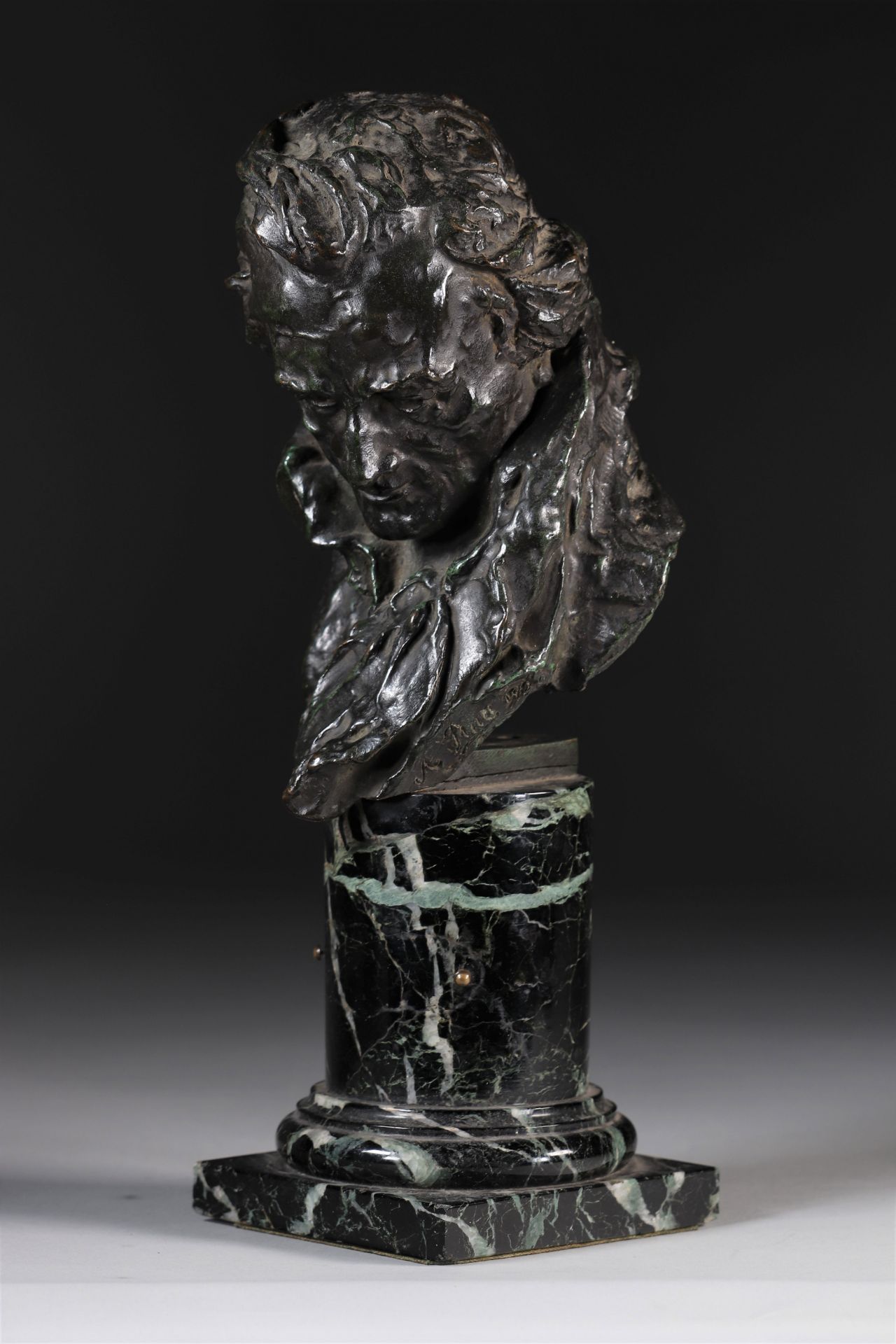 Beethoven bust in bronze signature to identify - Image 2 of 5