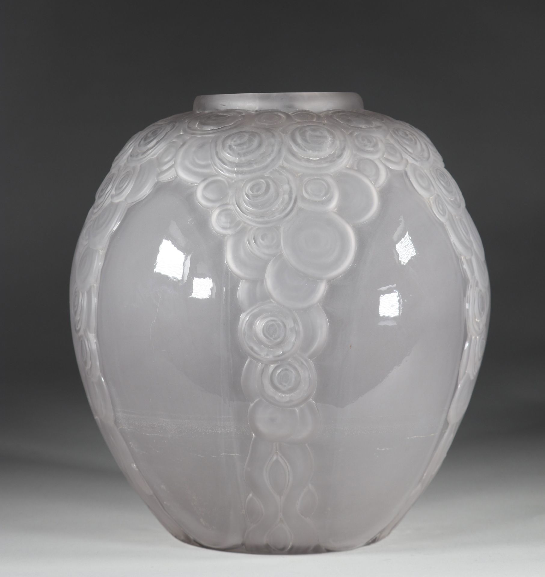 Andre HUNEBELLE imposing ovoid glass vase with a garland of falling stylized flowers - Image 3 of 6