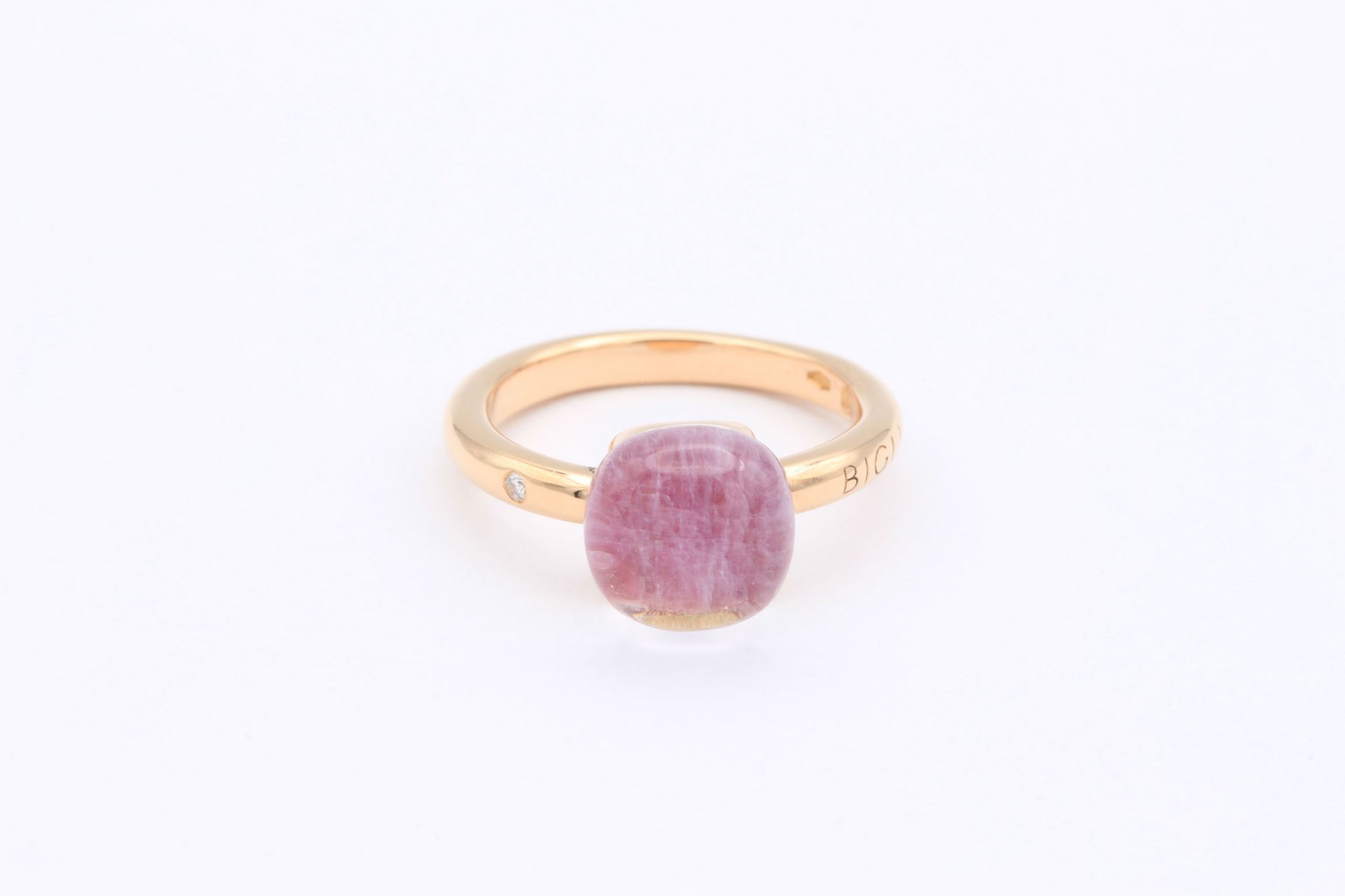 Bigli ring in 18K pink gold set with a ruby ​​under a quartz cabochon