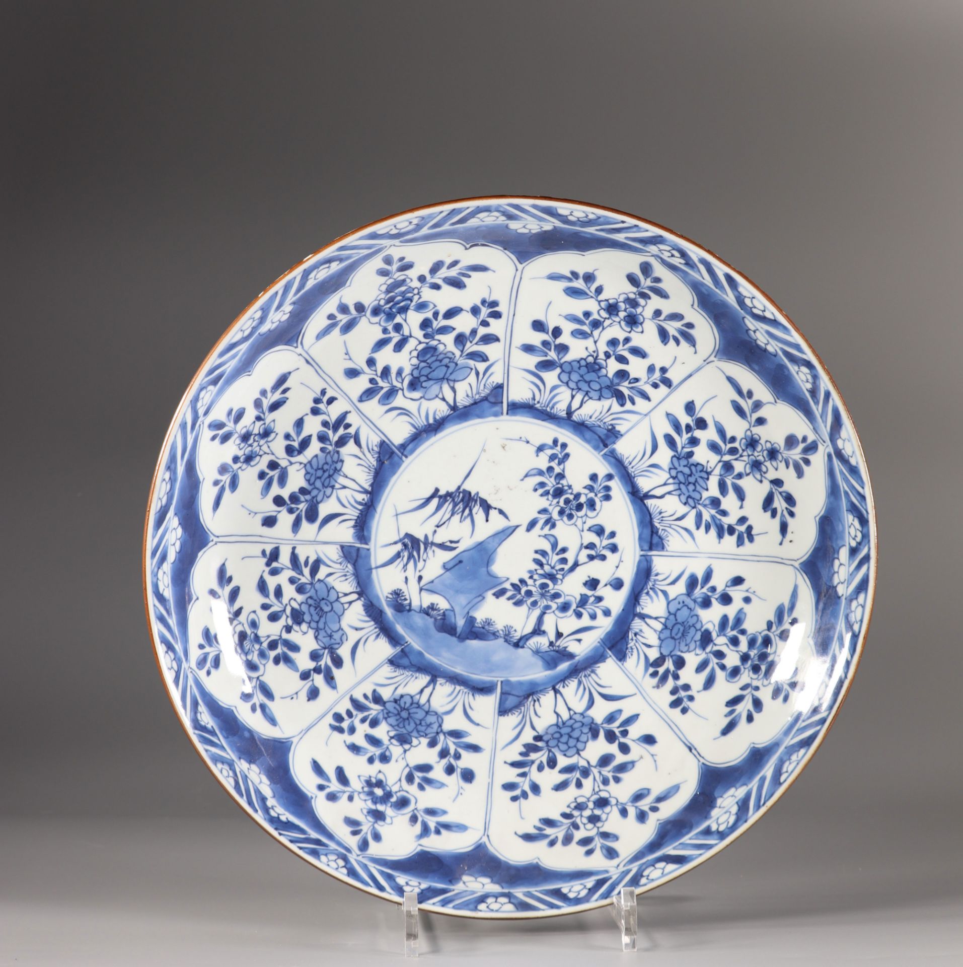 China imposing blanc bleu dish 17th