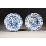 China pair of Blanc Bleu plate 18th