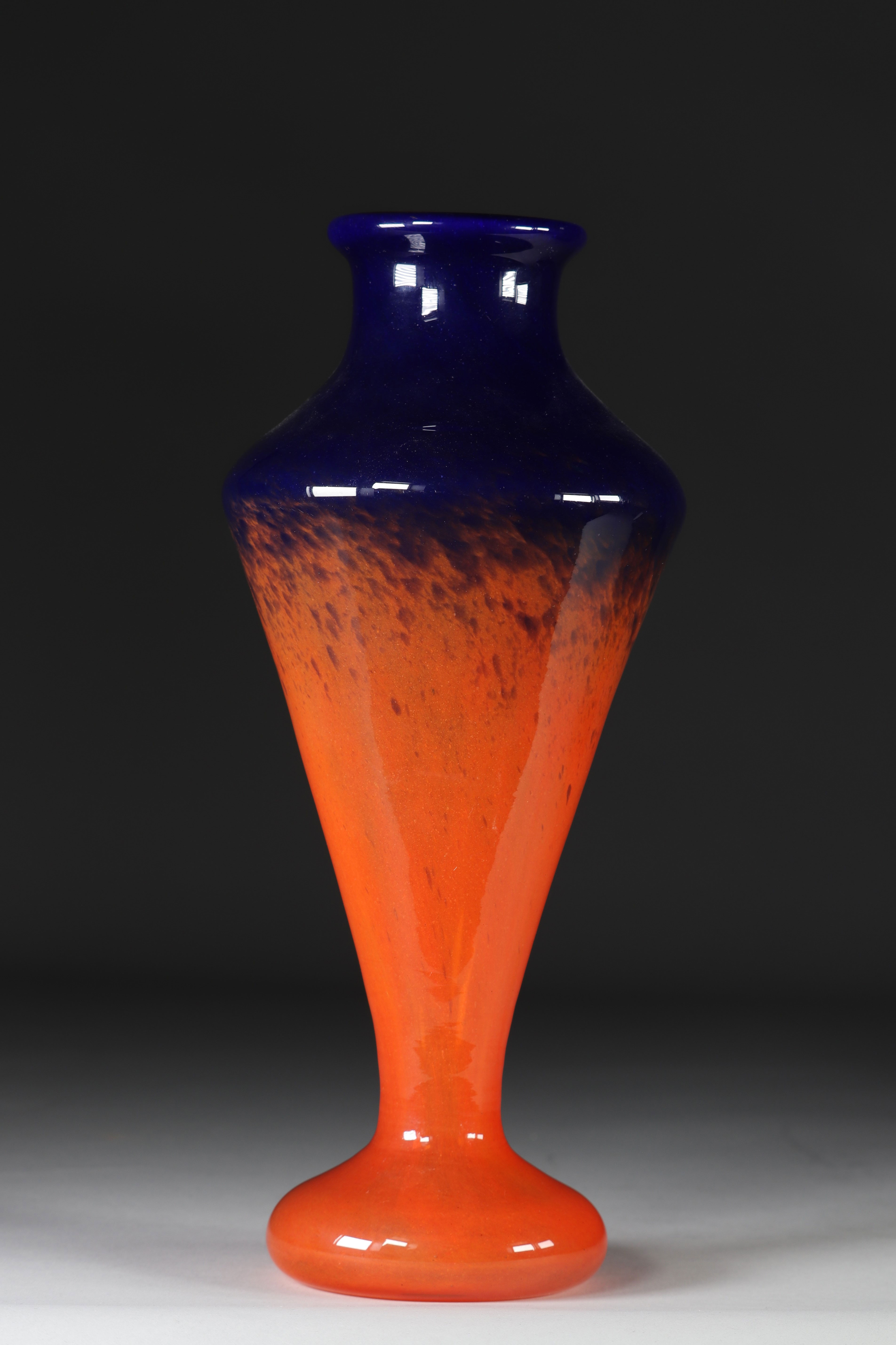Schneider glass vase with shower foot in orange and blue shades - Image 2 of 2