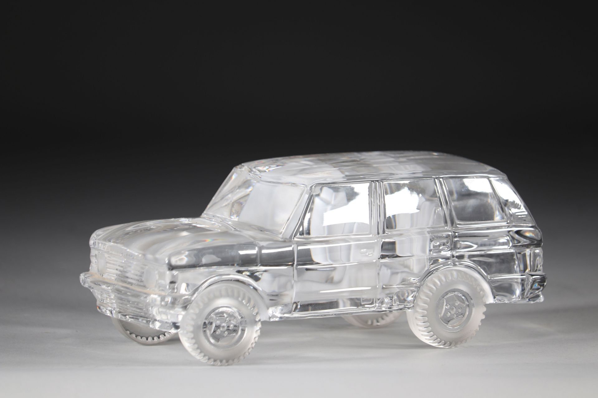 Claude NICOLAS (20th-21st centuries) Signed Crystal Range Rover. - Bild 2 aus 3
