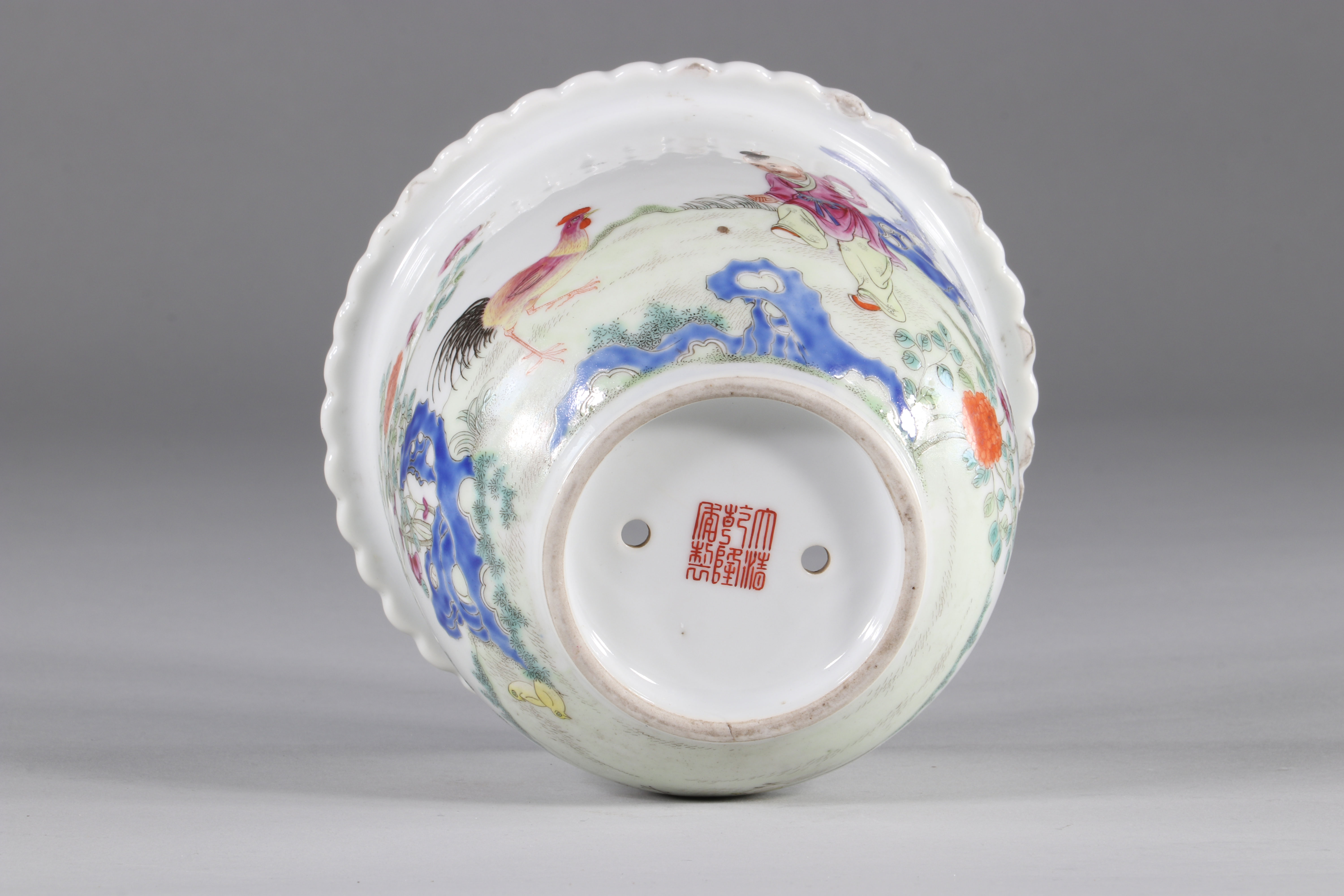 Famille rose porcelain flowerpot, decorated with a child and a rooster. "Chicken boy" - Image 5 of 5