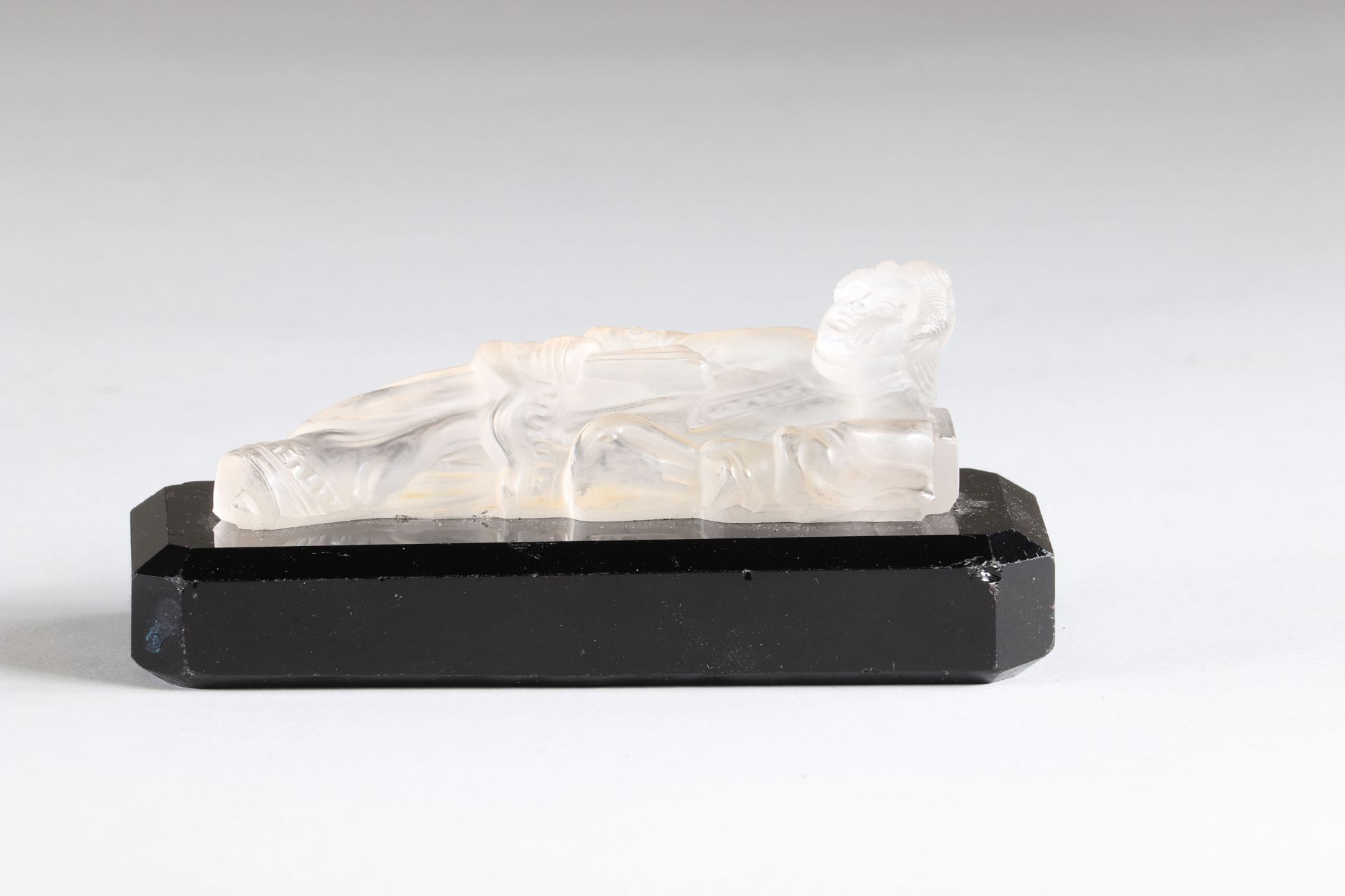 Japanese statuette in pressed molded crystal. Maybe Lalique.