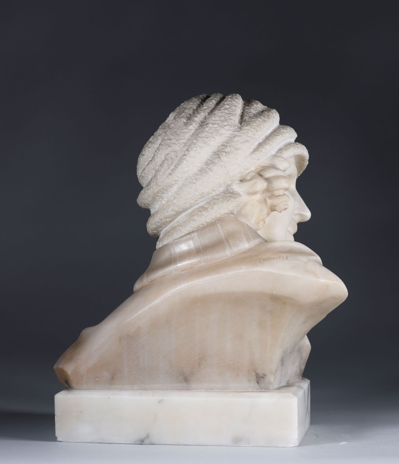 Bust of a young woman in Art Deco alabaster sign - Image 4 of 4