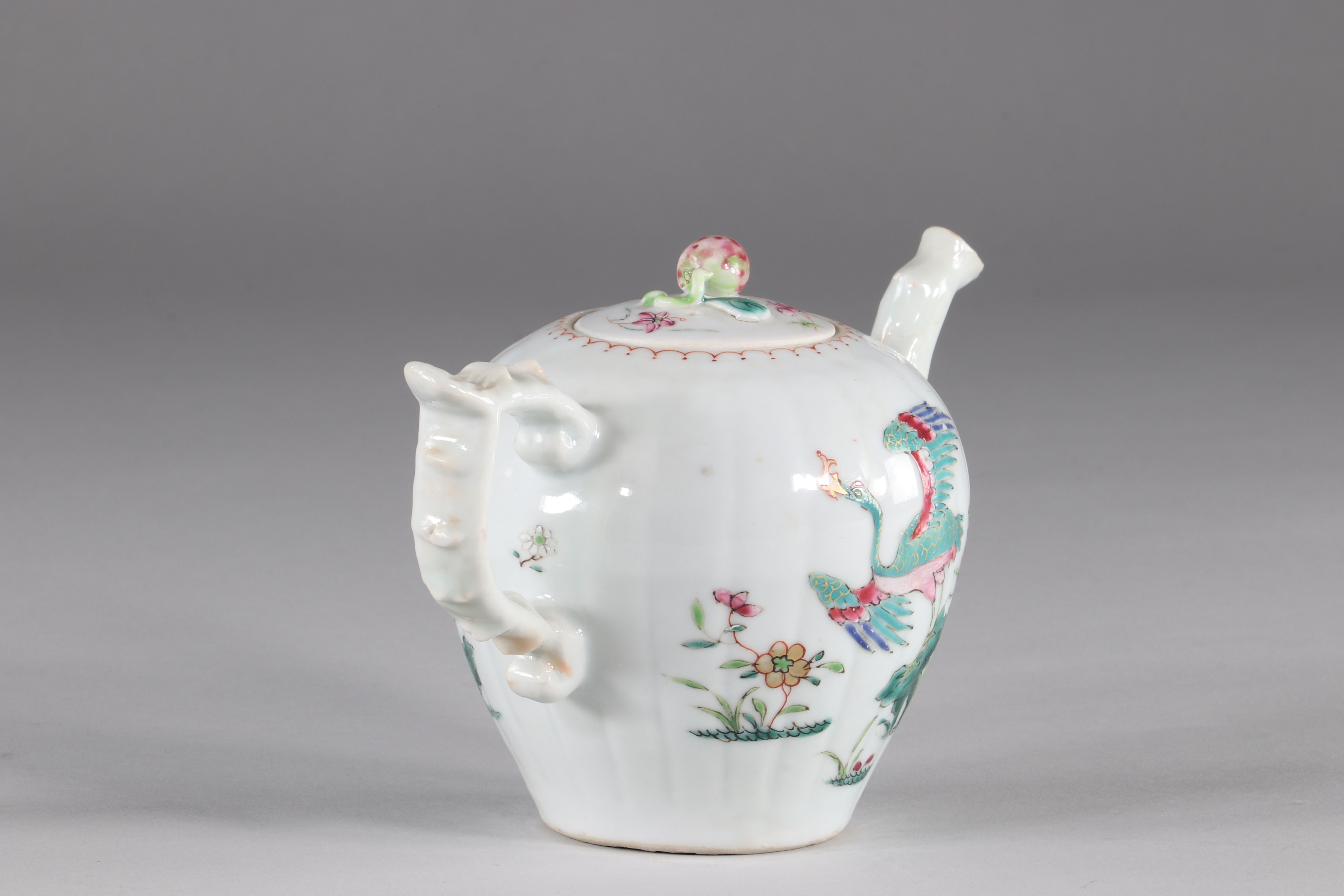 Famille rose teapot decorated with birds, China XVIII Qianlong period. Compagnie des Indes. - Image 4 of 6