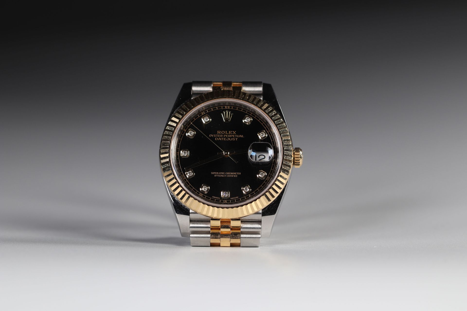 ROLEX Men 126333 Datejust. Steel and 18k (750) gold Jubilee wristwatch. Black dial with applied diam