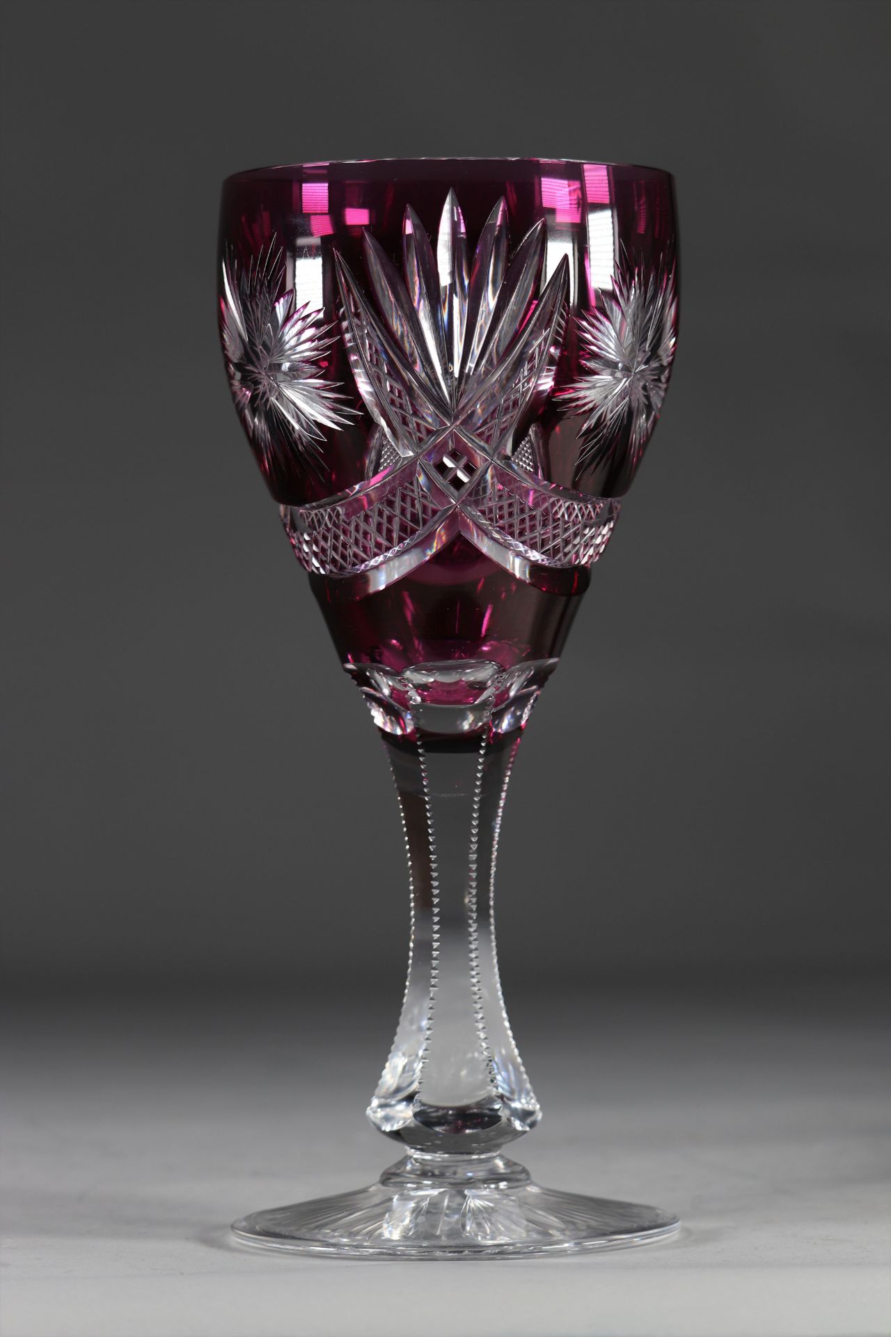 Val Saint Lambert large glass on a finely cut stem on a mauve background - Image 2 of 3