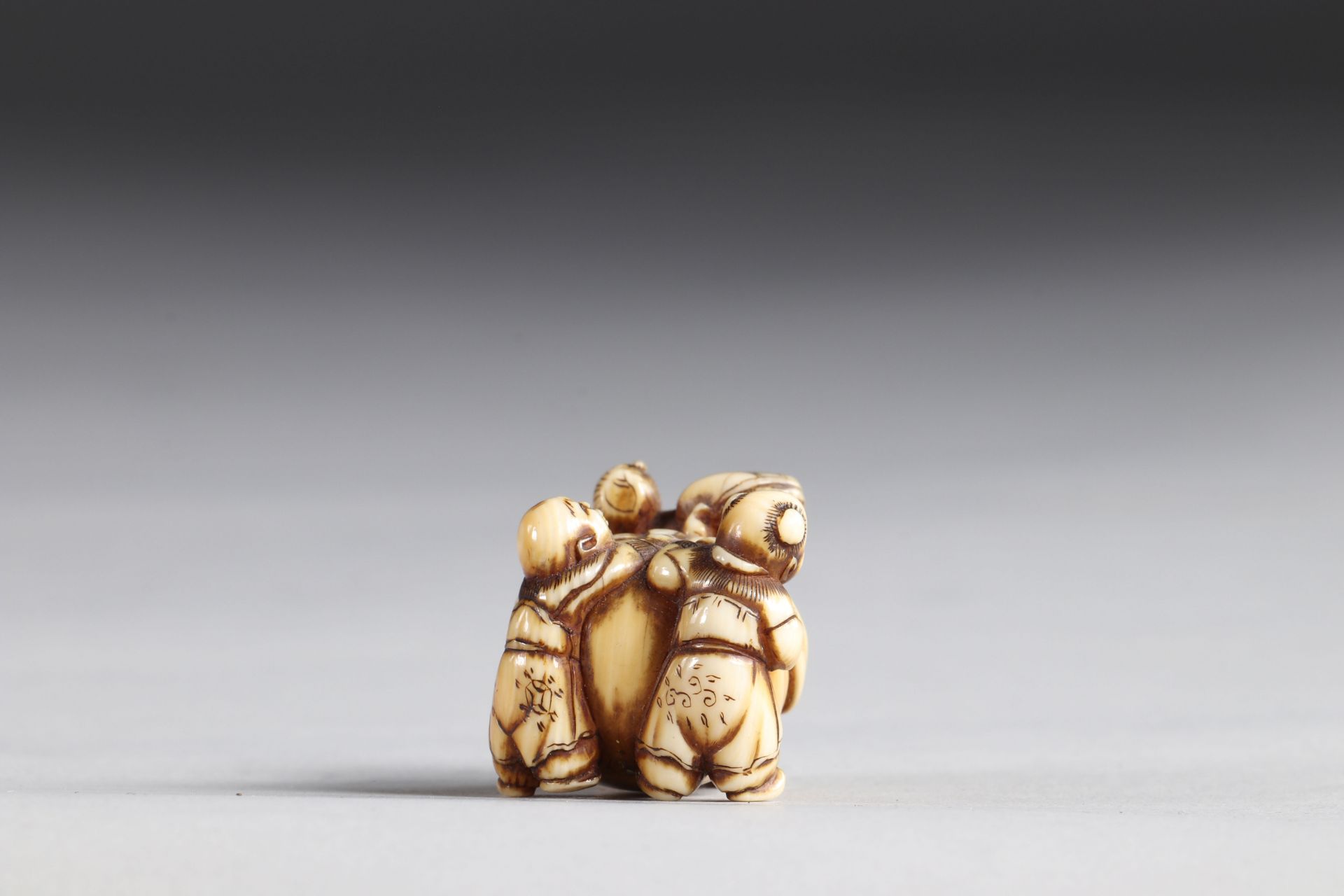 Netsuke carved character. Japan Edo period signature - Image 2 of 5