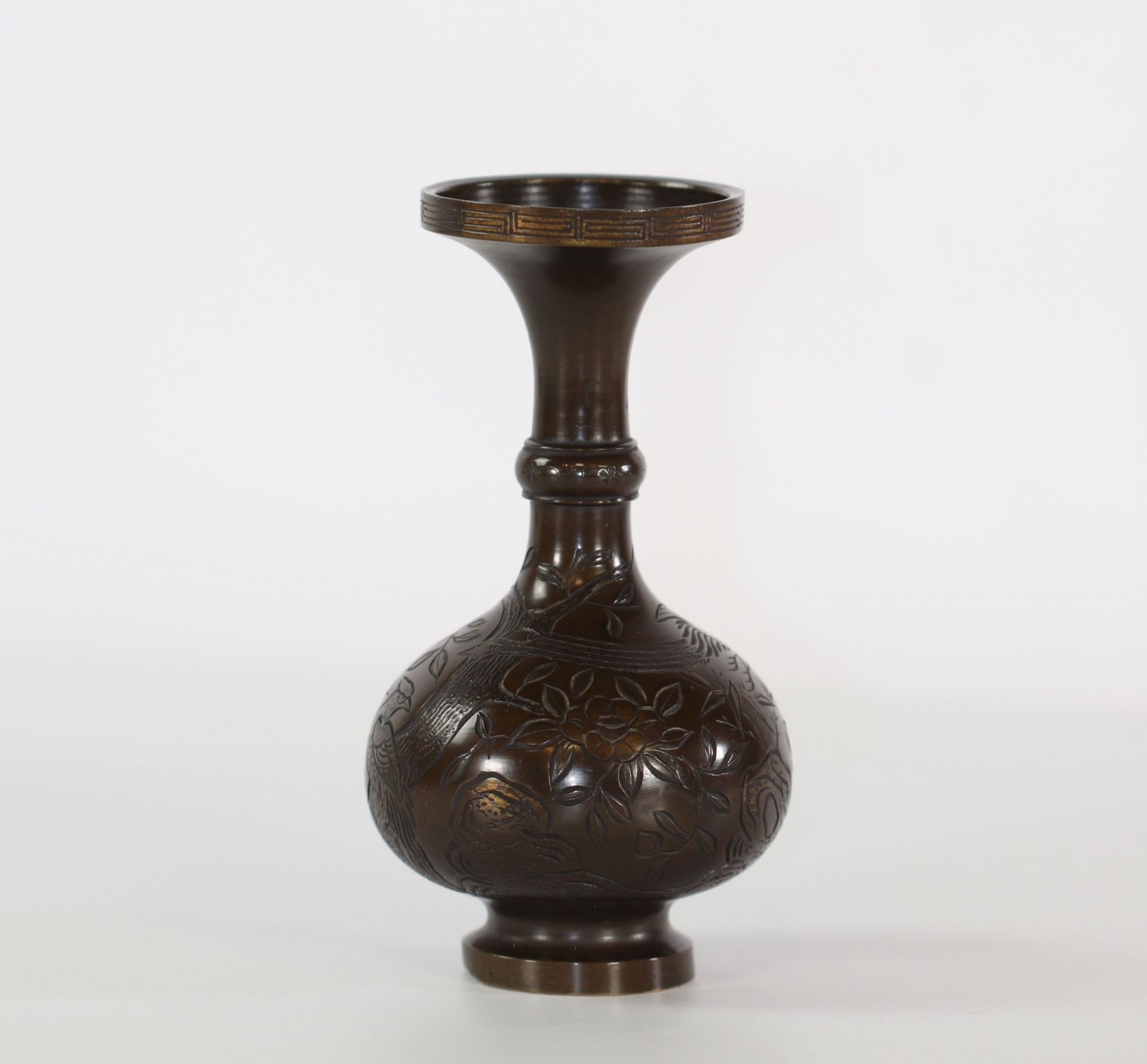 Japan Meiji bronze vase - Image 2 of 2