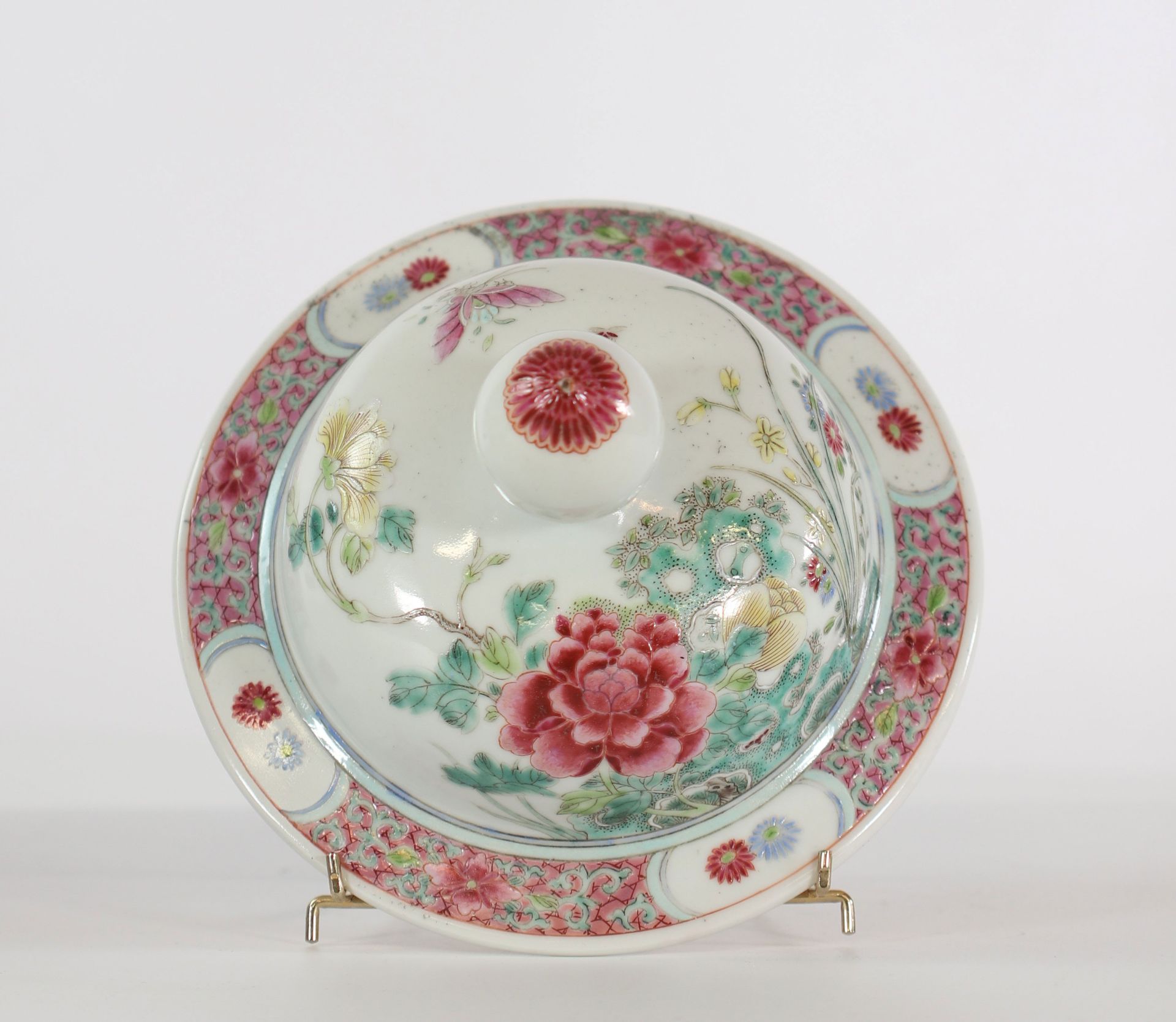 China covered vase famille rose decor of birds and flowers mark under the piece - Image 6 of 7