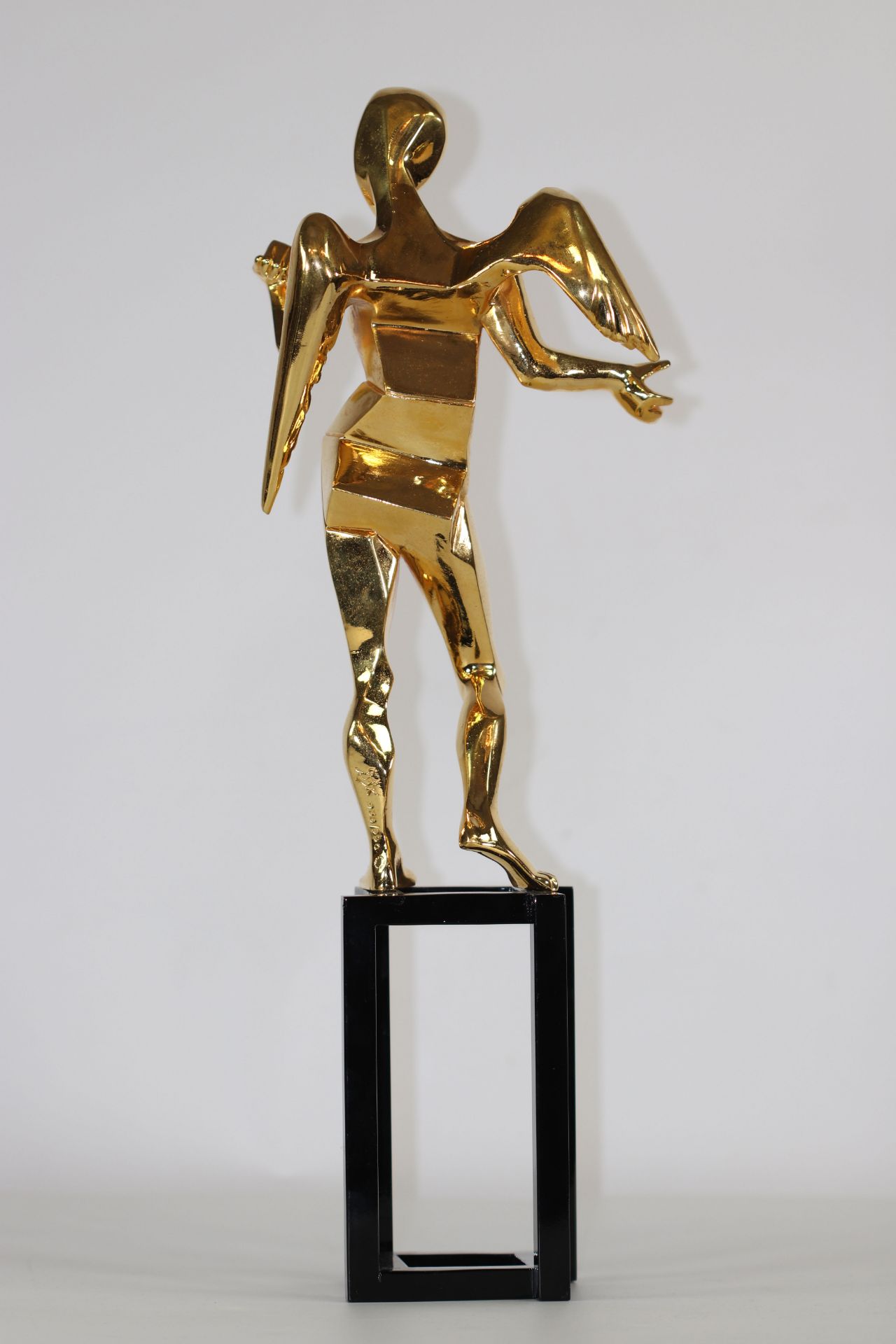 Salvador Dali The Cubist Angel 1983 Bronze gilded with 24 carat fine gold Signed"Dali" Numbered 938/ - Image 4 of 8