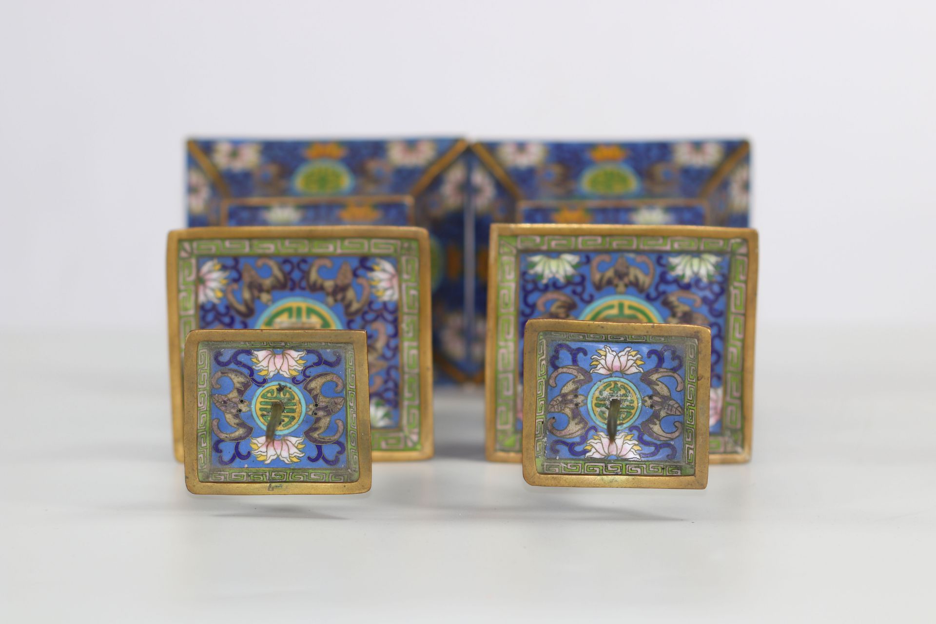 China pair of Qing period cloisonne candlesticks - Image 4 of 4