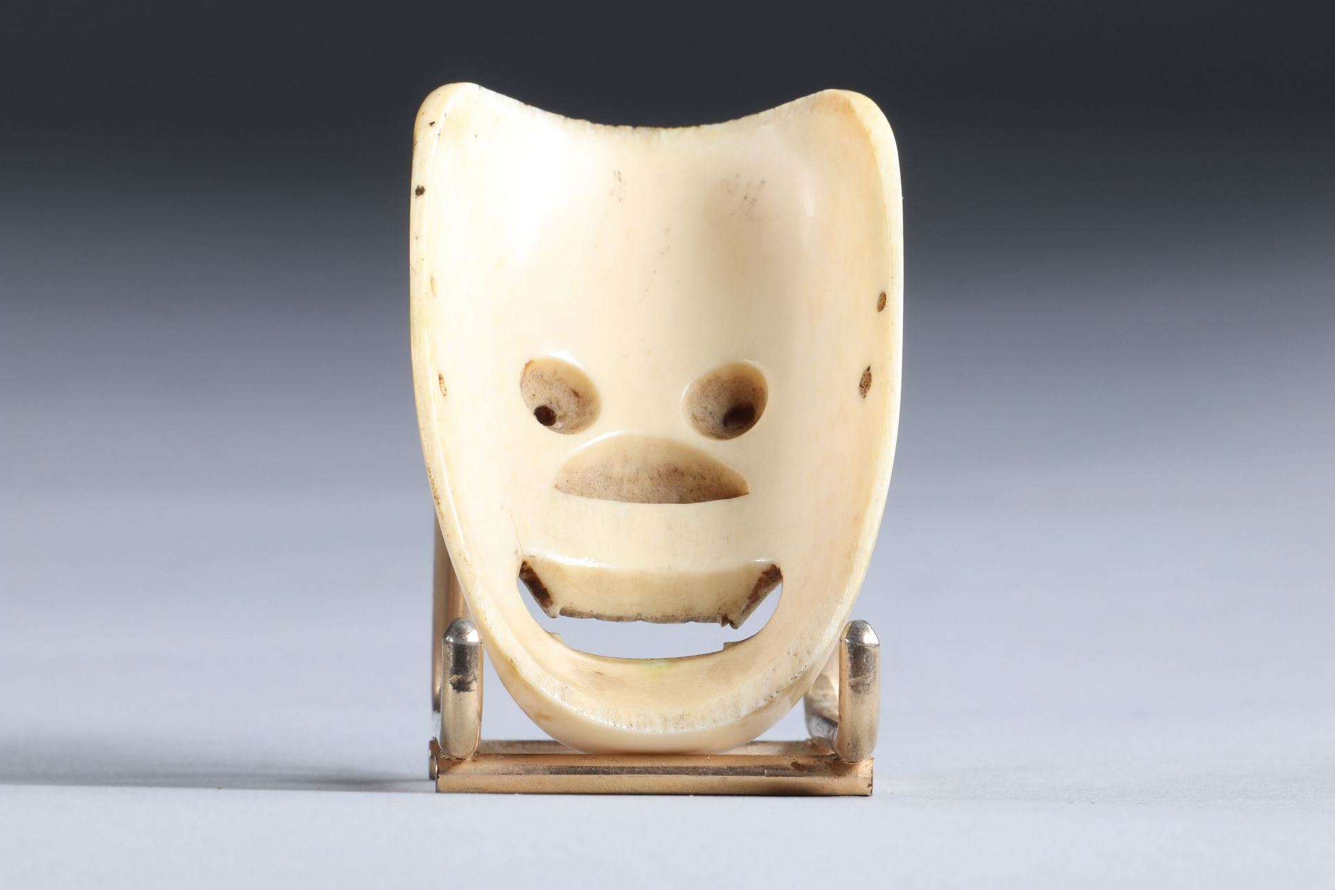 Netsuke / Okimono carved - a mask. Japan MEiji 19th period - Image 2 of 3