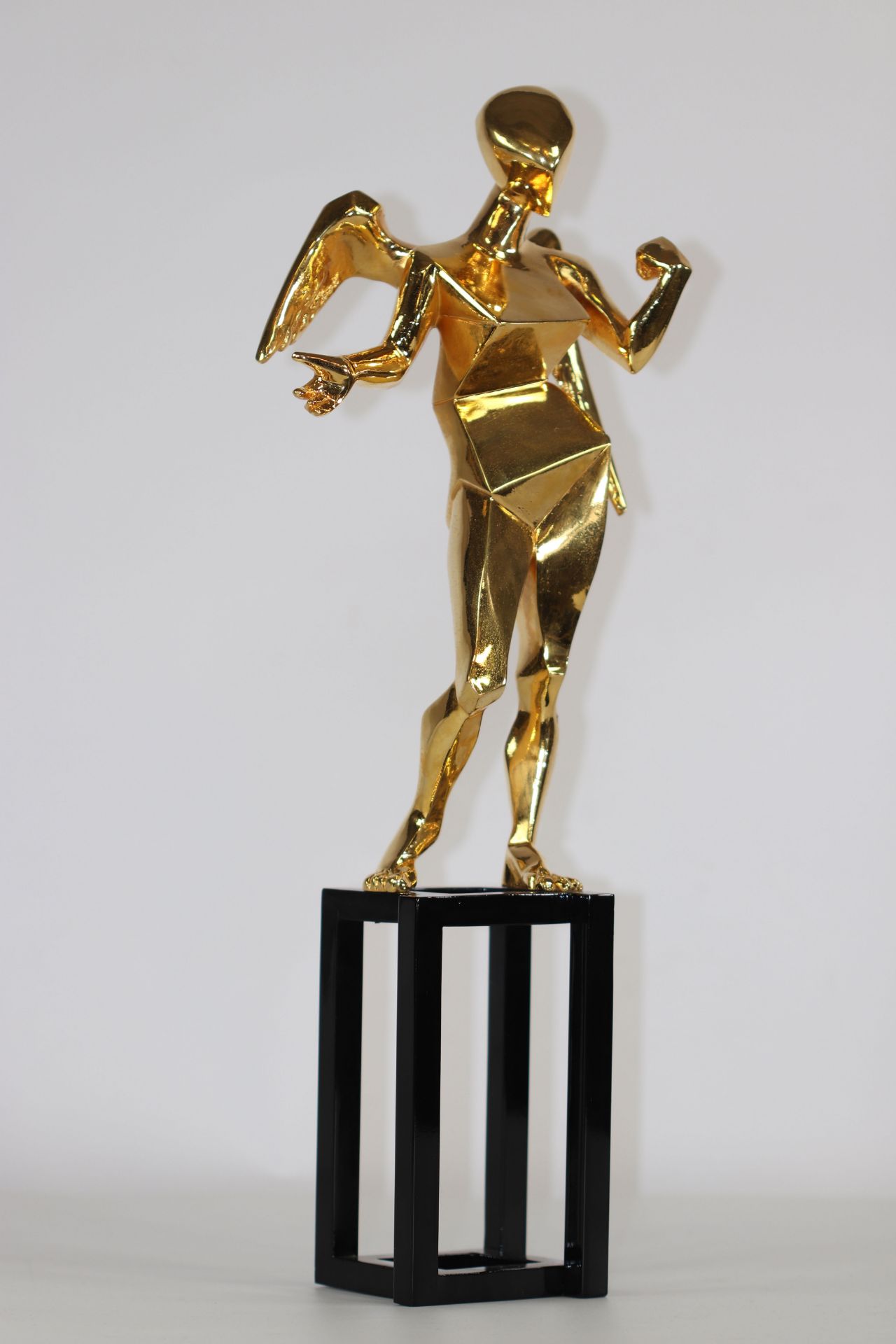 Salvador Dali The Cubist Angel 1983 Bronze gilded with 24 carat fine gold Signed"Dali" Numbered 938/ - Image 2 of 8