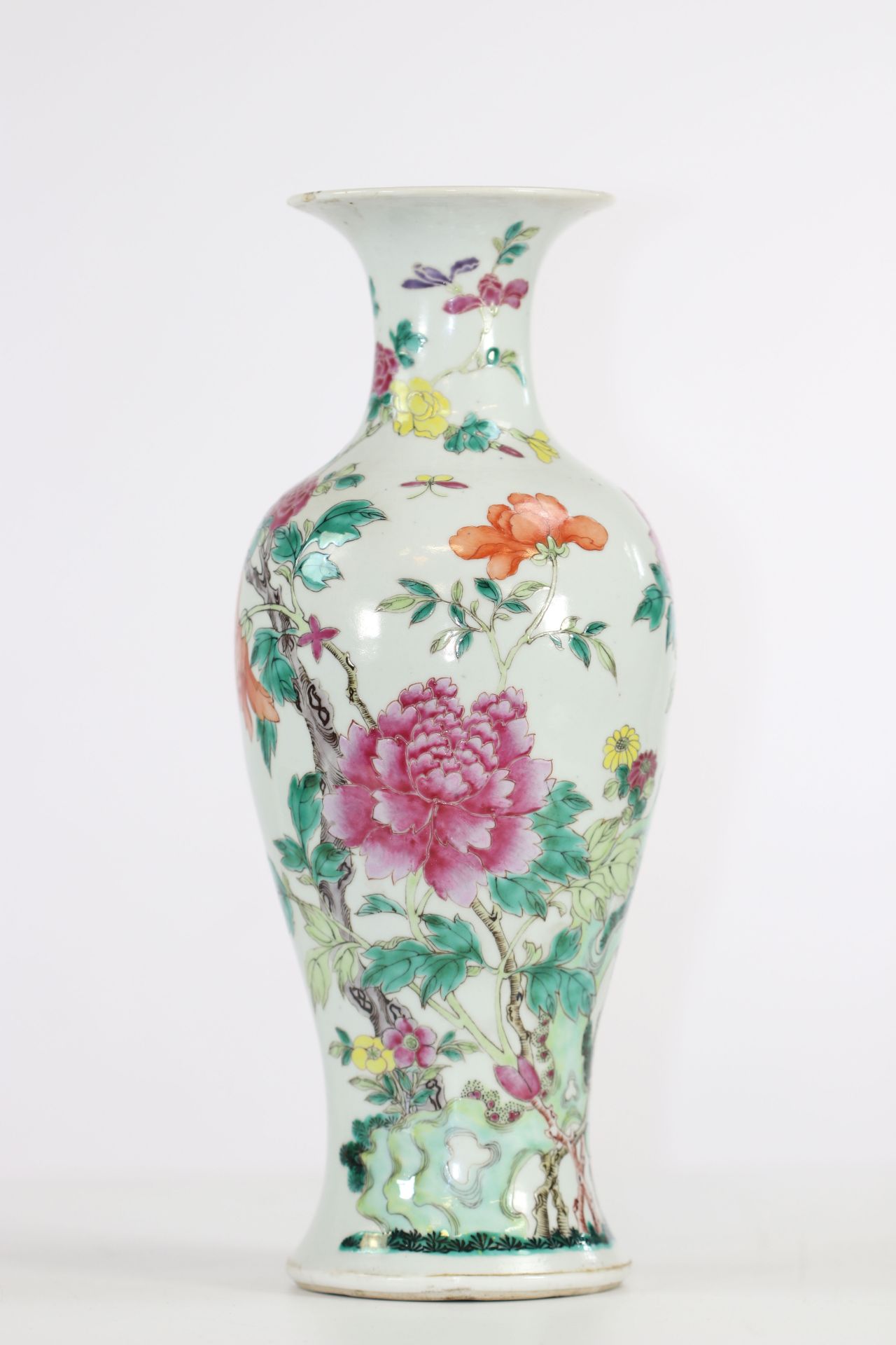 China famille rose porcelain vase flower decoration