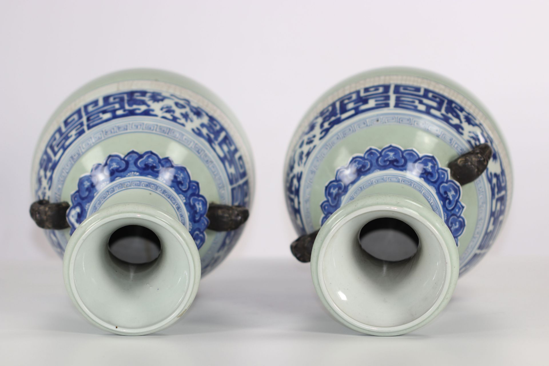 Pair of Nanjing porcelain vases, late 19th century China. - Image 6 of 6