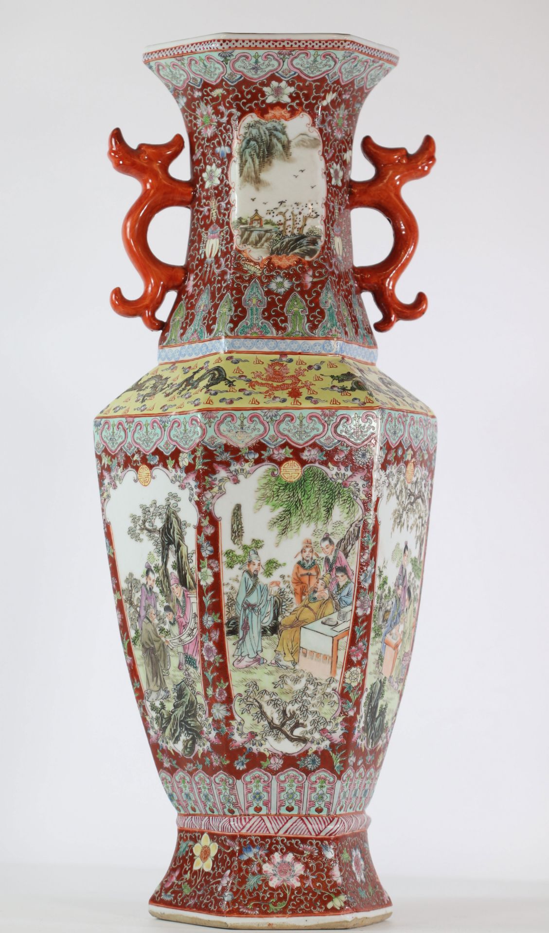 China porcelain vase decorated with characters from the republic period - Image 3 of 4