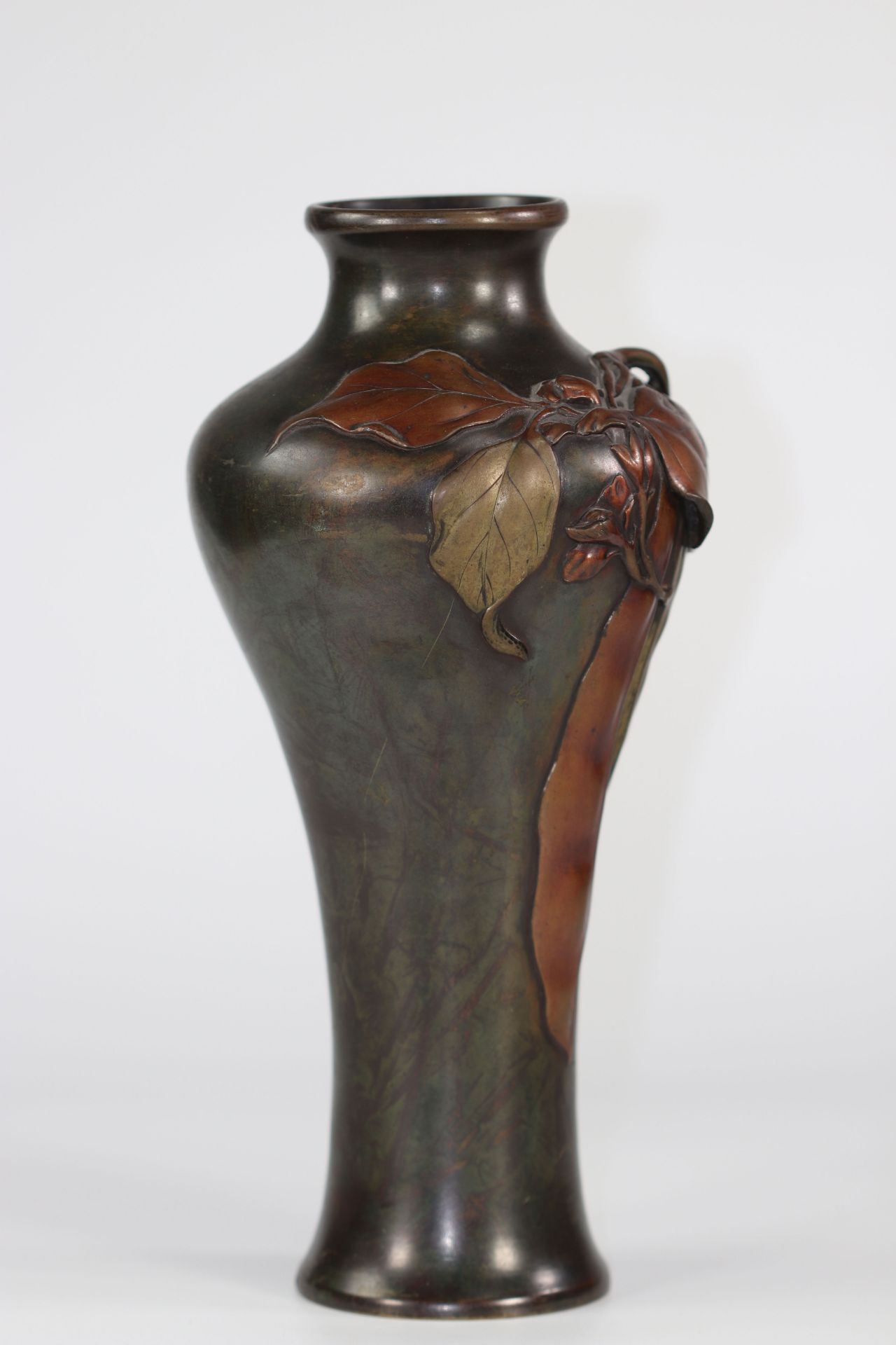 Japan sumptuous bronze vase with multiple patina plant decoration 19th - Image 3 of 5