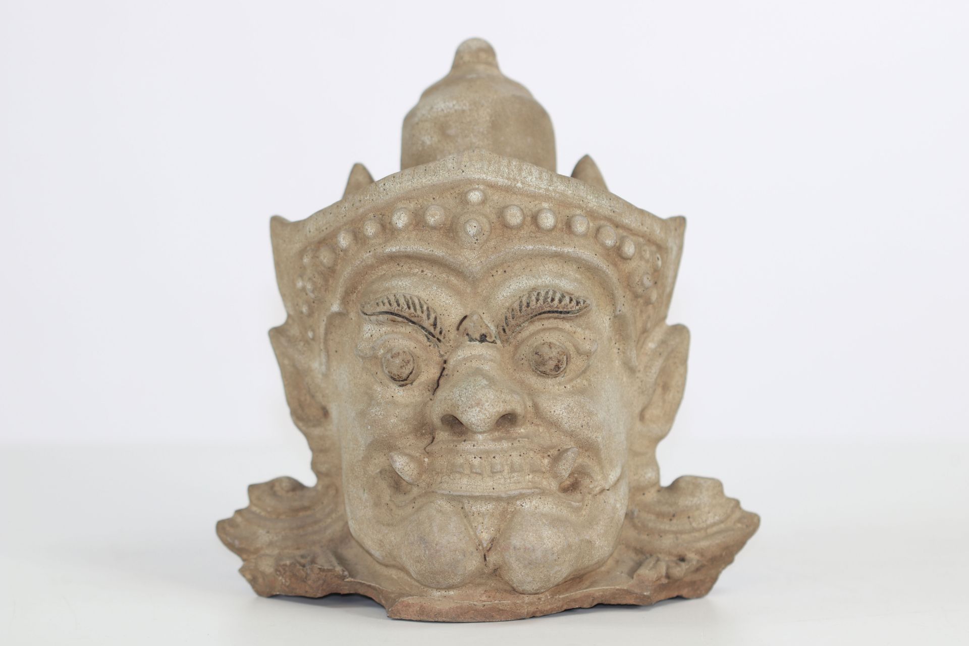 Ceramic head of guardian Yaksha - Sawan Khalok -17th century - Thailand