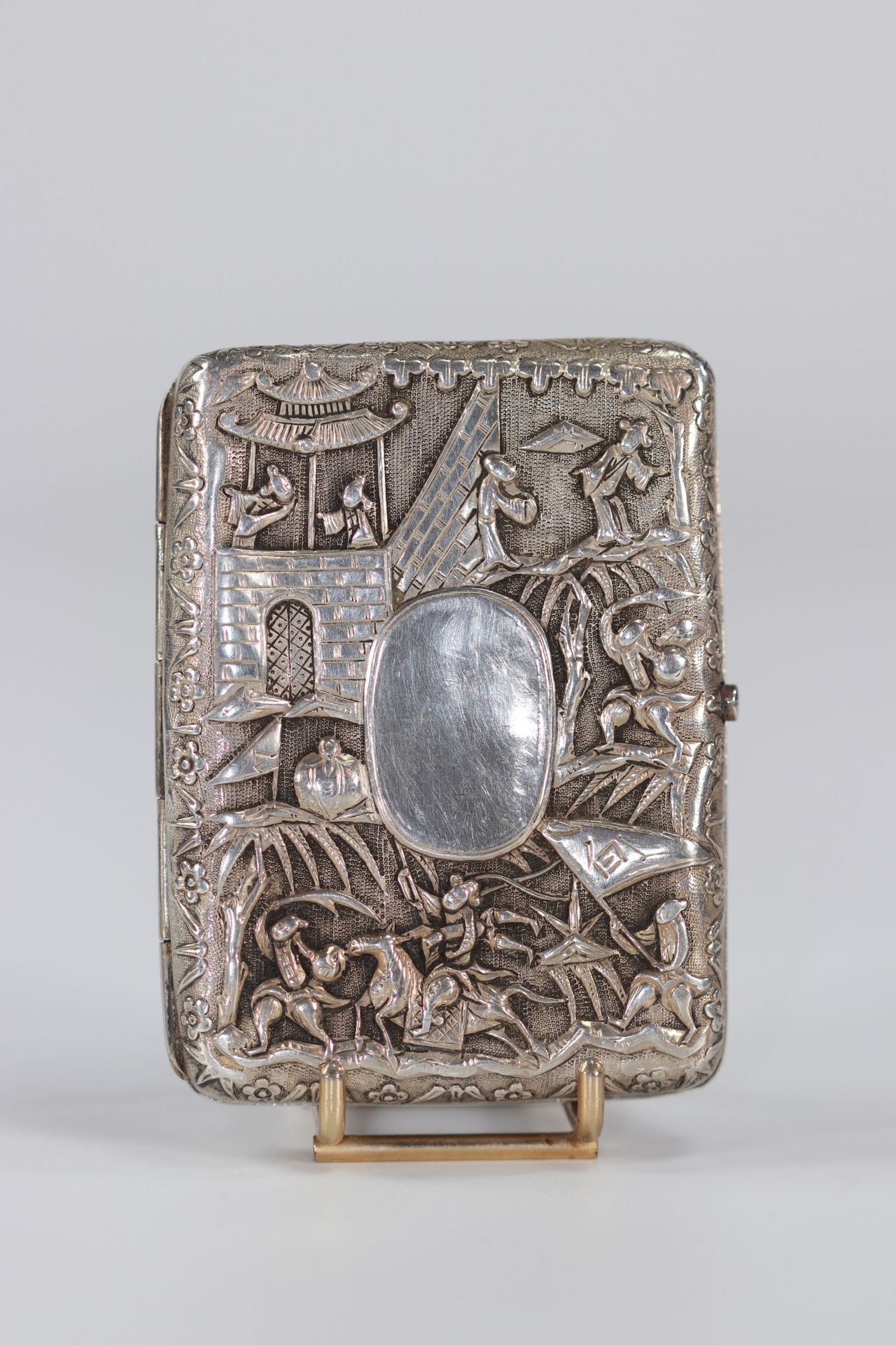 China silver box decorated with characters circa 1900 - Image 3 of 4