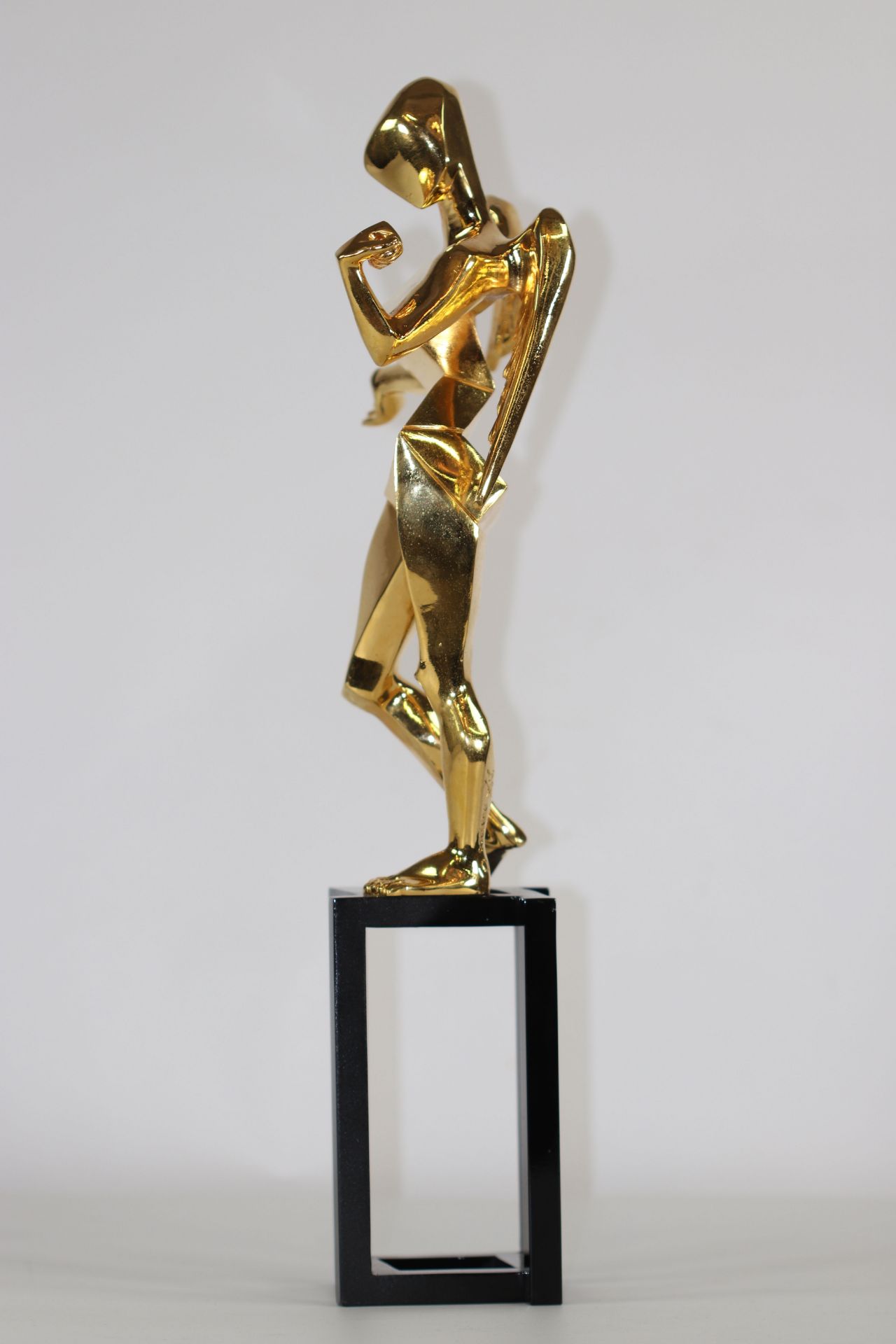 Salvador Dali The Cubist Angel 1983 Bronze gilded with 24 carat fine gold Signed"Dali" Numbered 938/ - Image 8 of 8