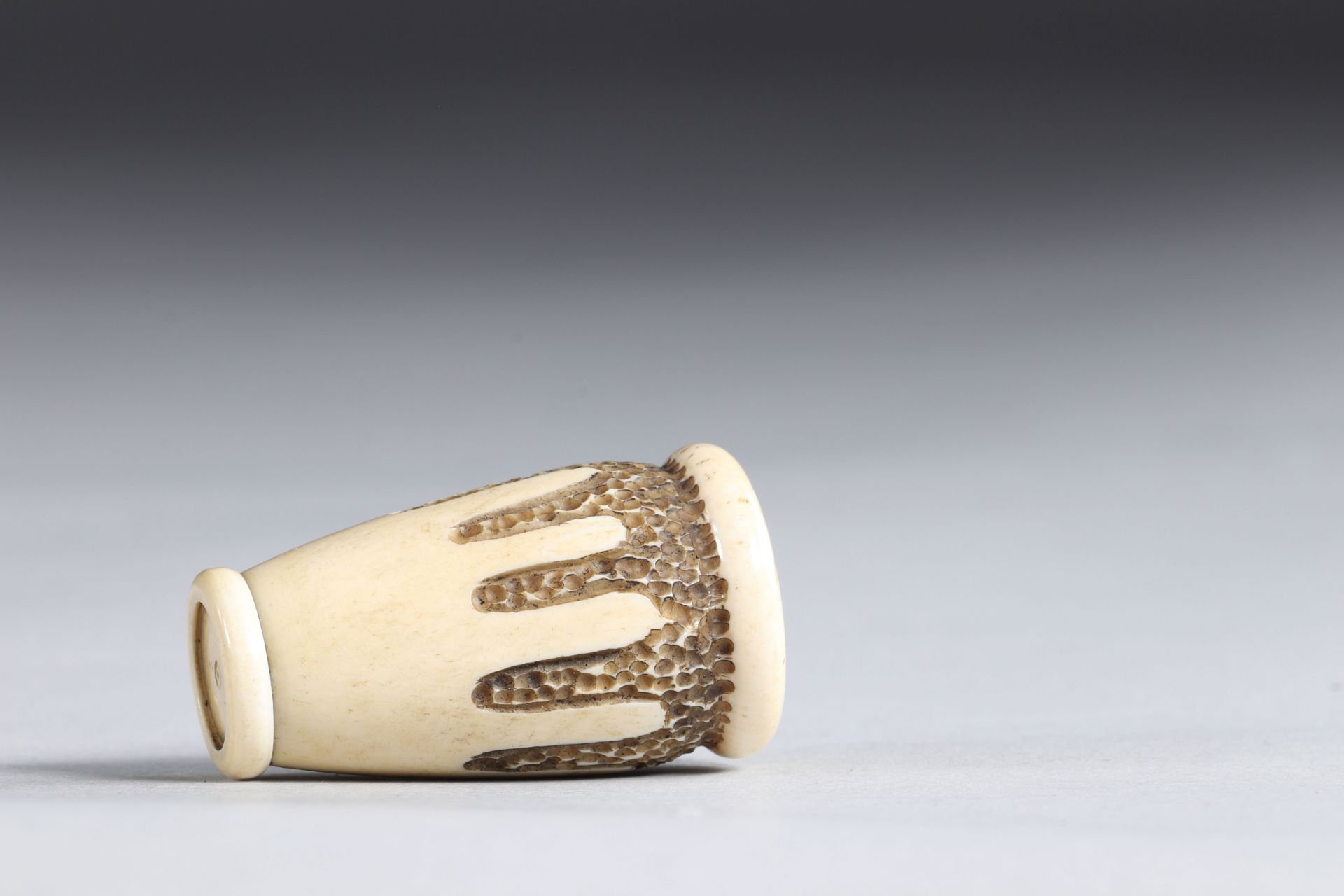 Netsuke carved - a vase with a removable snake. Japan Meiji period 19th signature - Image 3 of 5