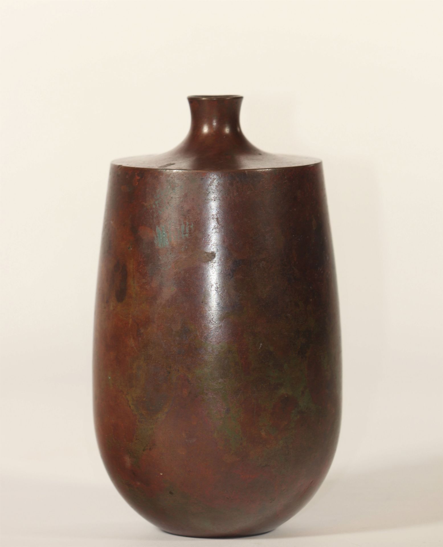 Bronze vase - Shõwa - by Hasegawa Yoshishisa