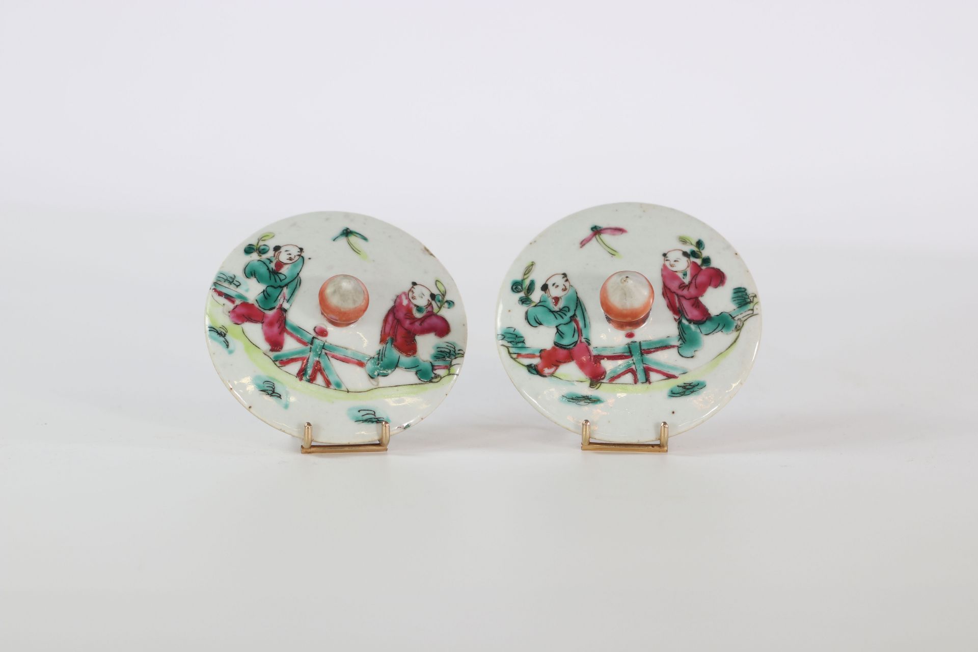 China pair of famille rose covered porcelain vase decorated with characters and dragons 19th - Image 5 of 5