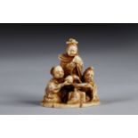 Netsuke carved - 3 figures. Japan Meiji period around 1900