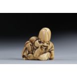 Netsuke carved - a sage. Japan Meiji 19th century