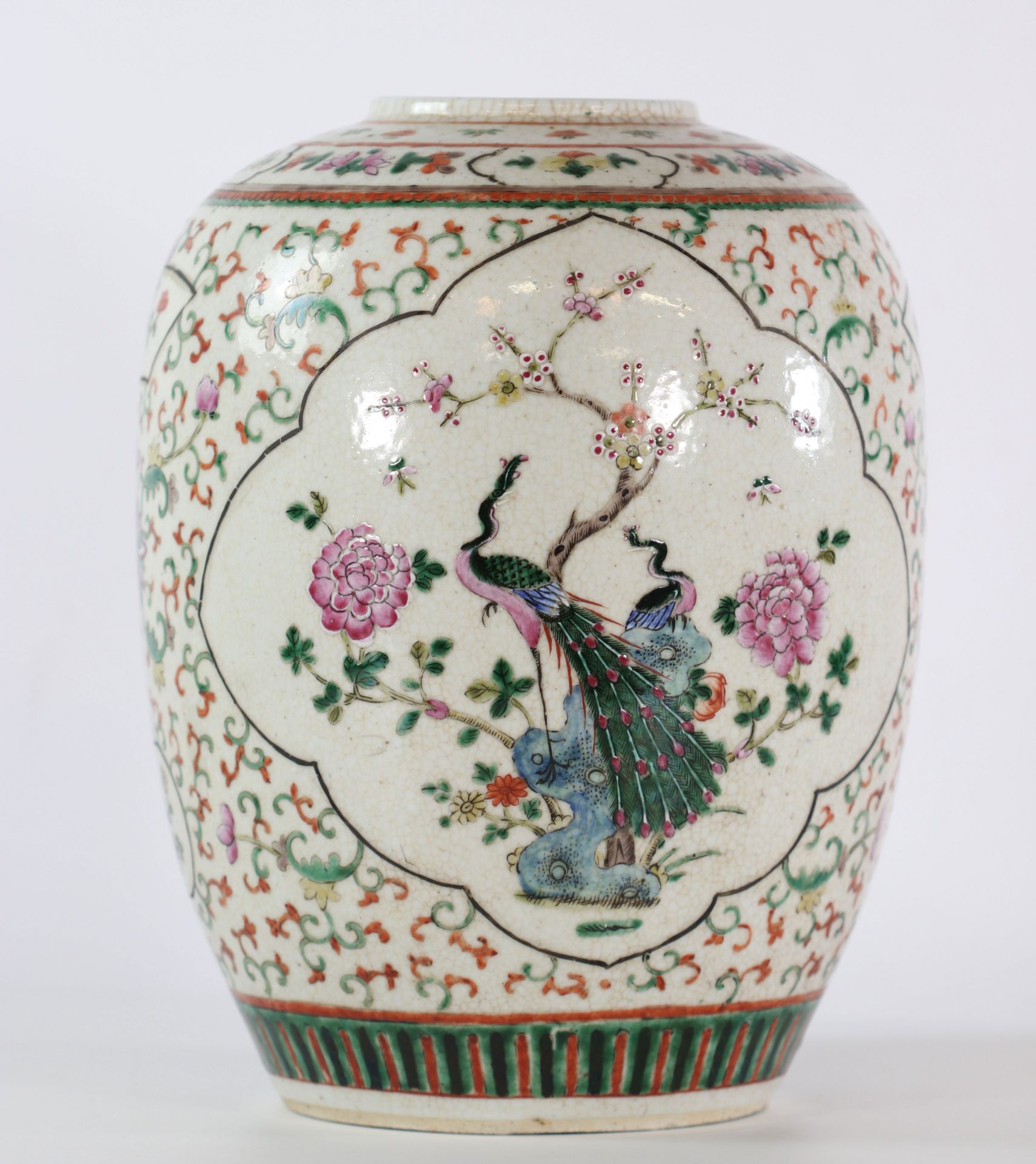 China cracked porcelain vase 19th century furniture decor