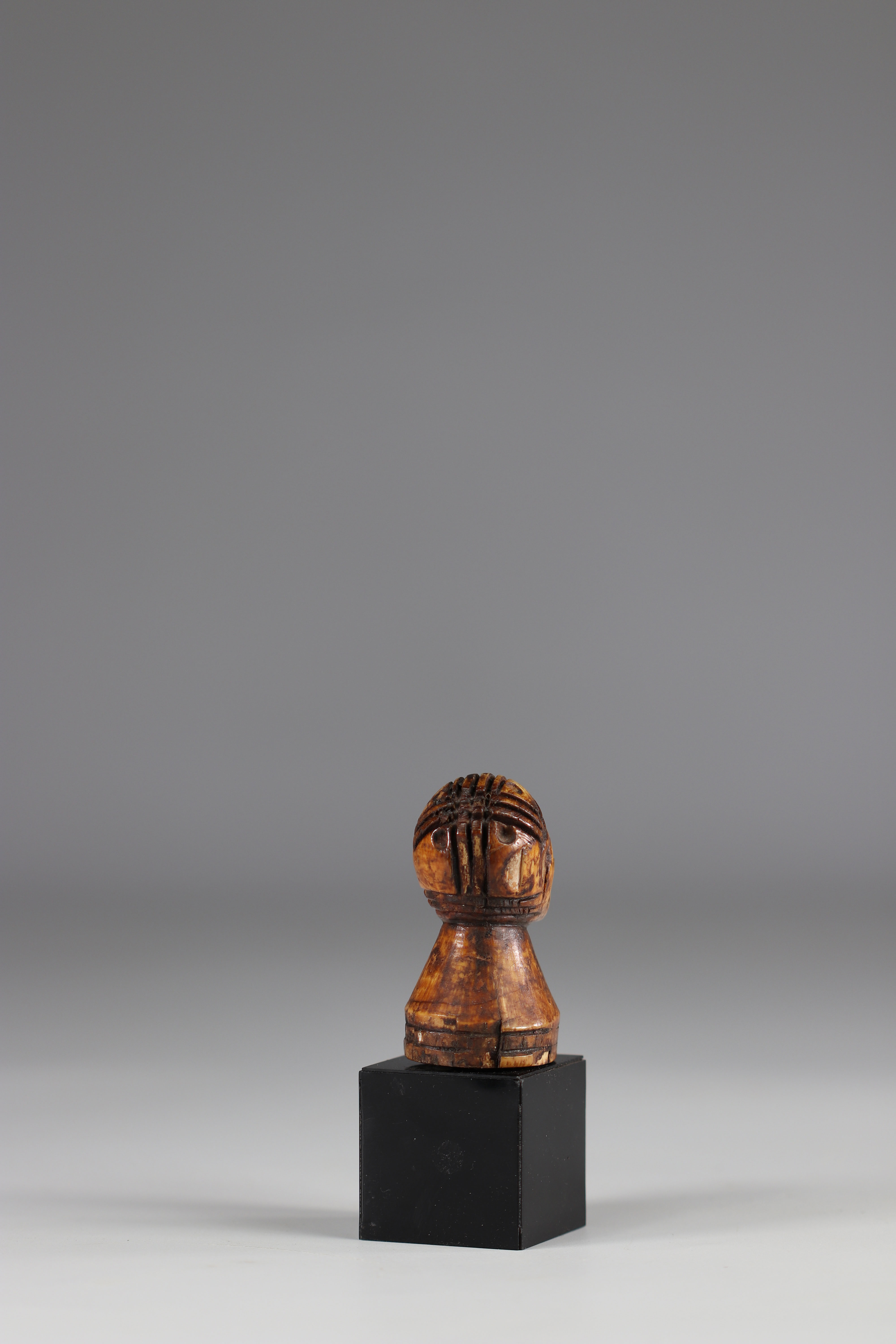 Small Yoruba head - beautiful patina - early 20th century - Nigeria - Image 2 of 4